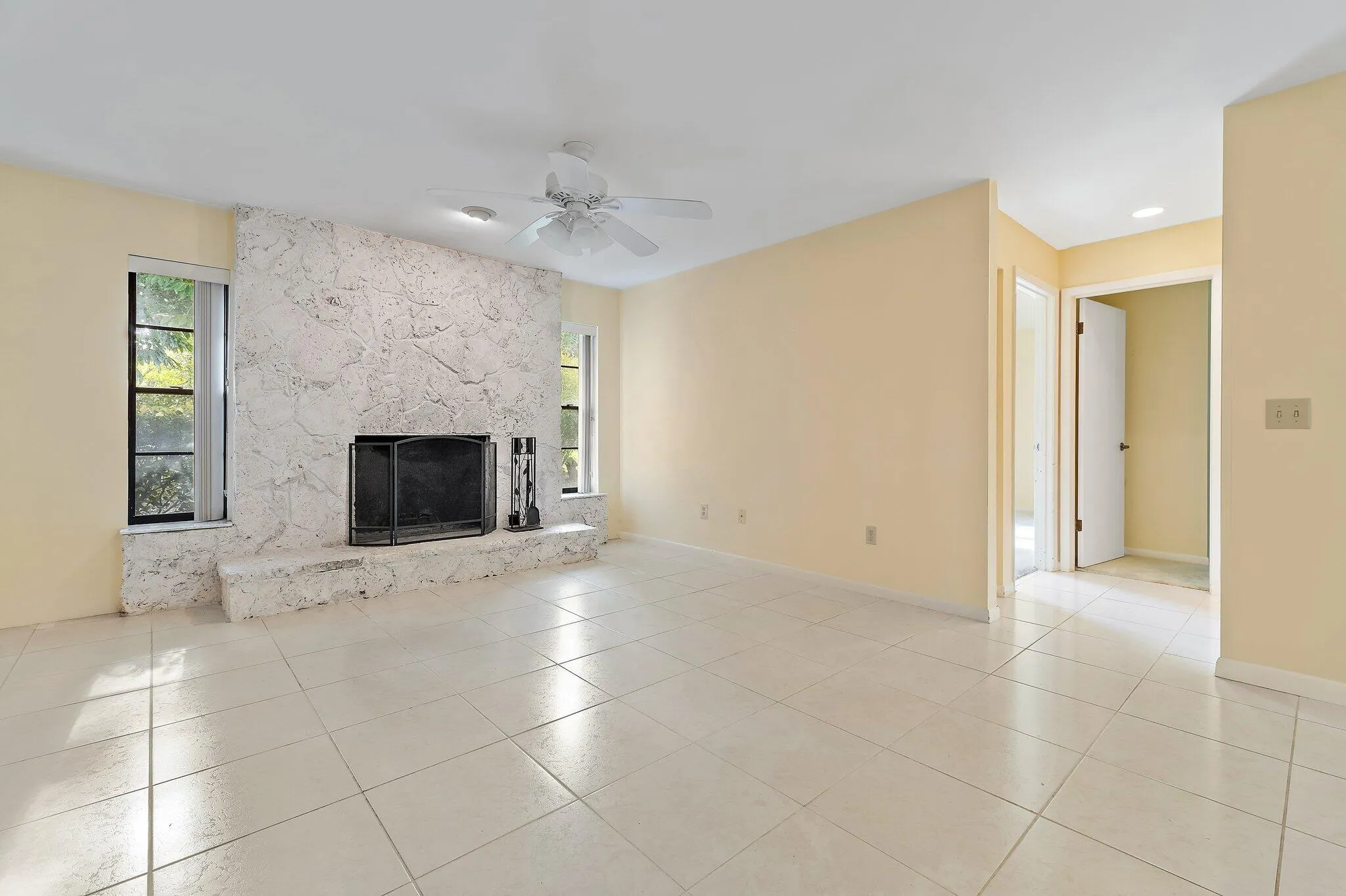 2042 SE Pyramid Road