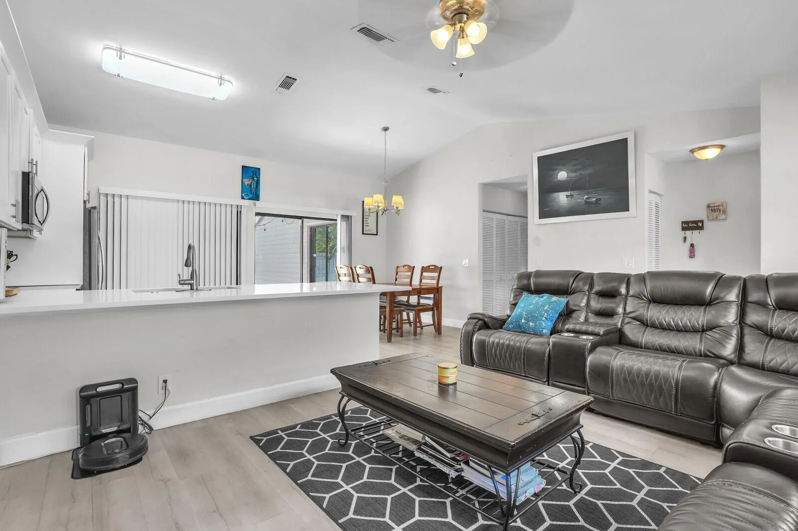 118 Sherwood Circle, #8a