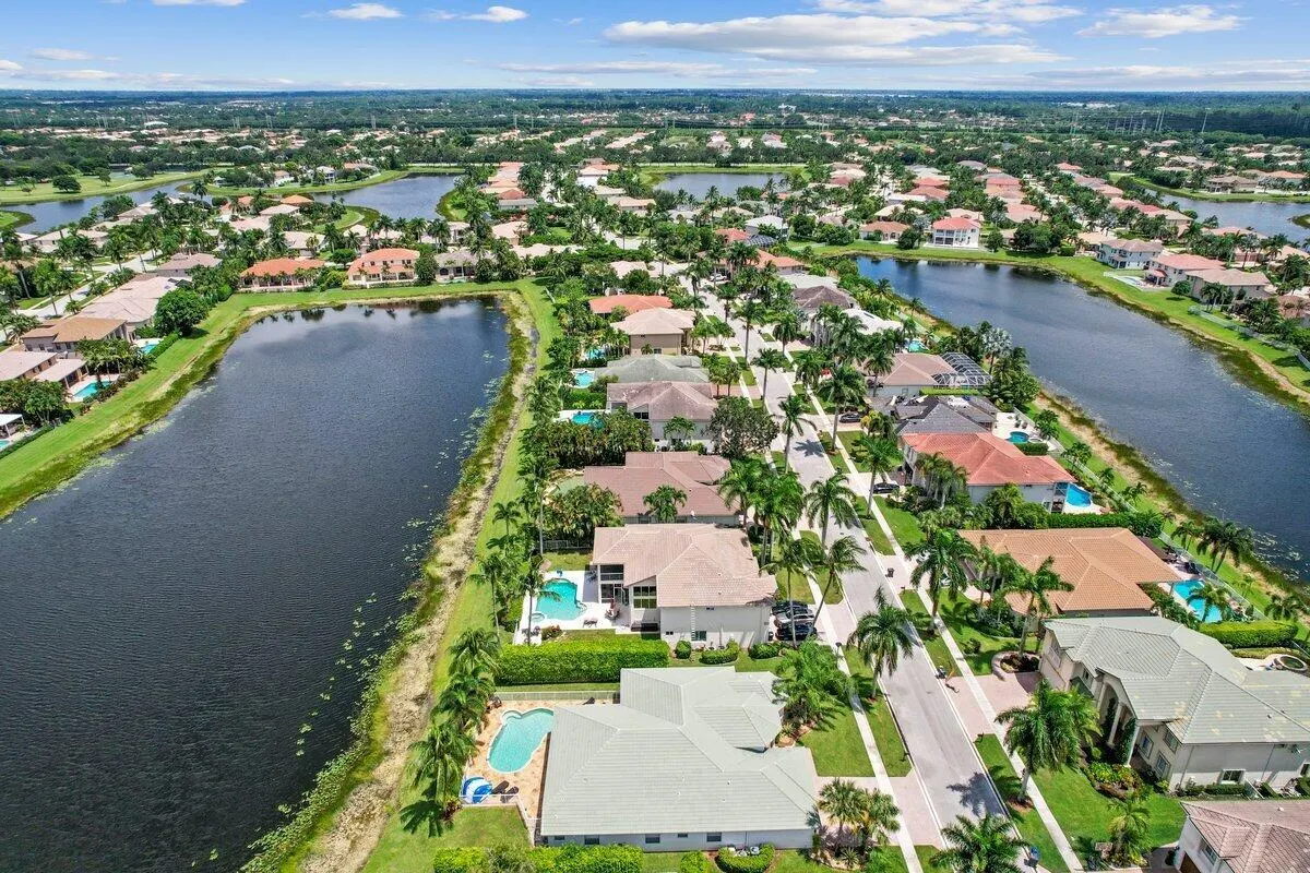11727 Paradise Cove Lane