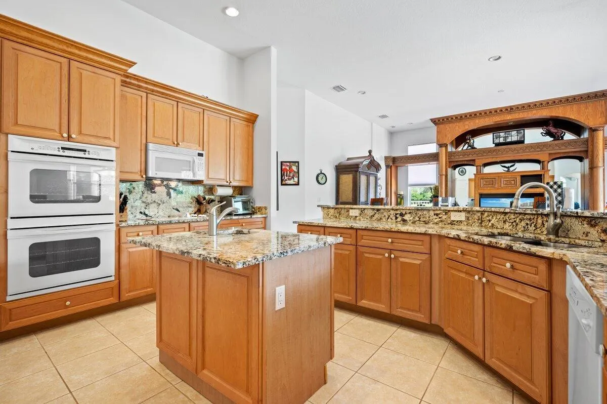 11727 Paradise Cove Lane