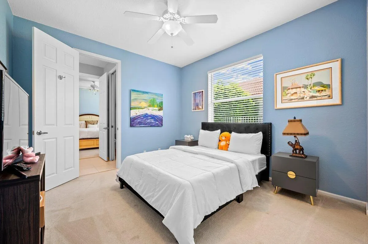 11727 Paradise Cove Lane