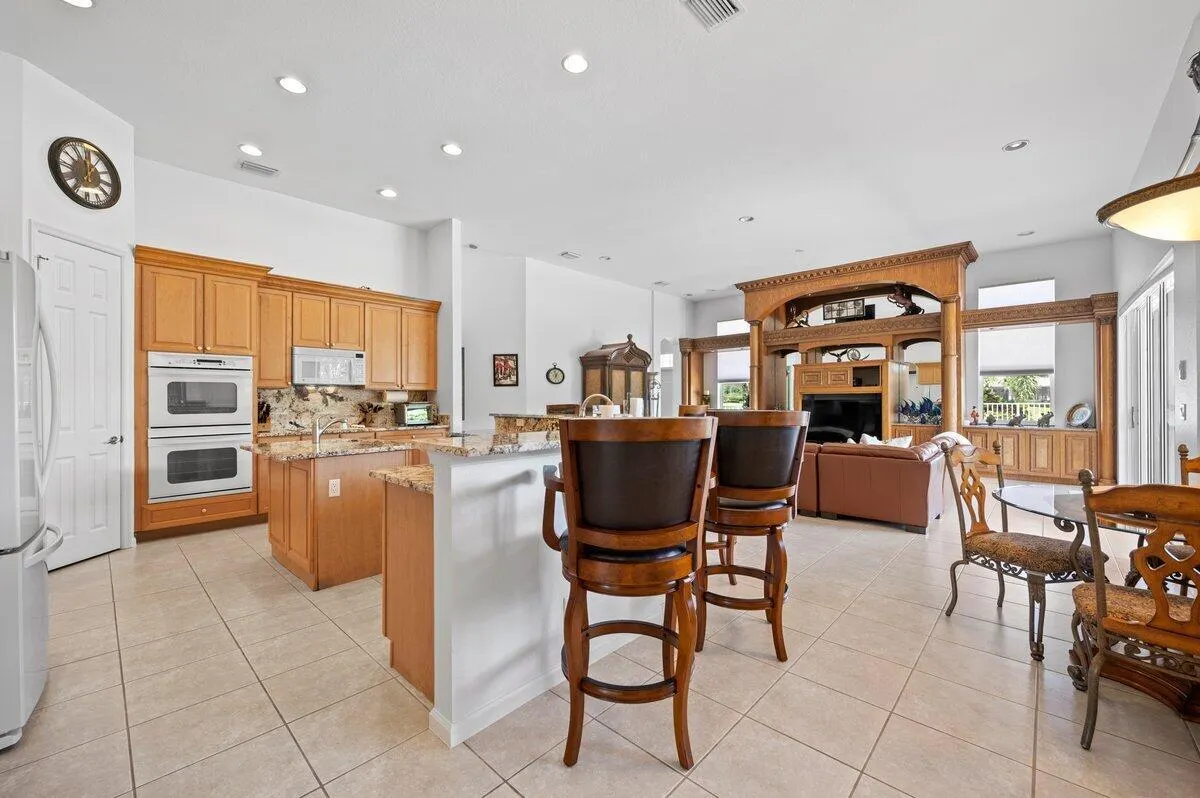 11727 Paradise Cove Lane