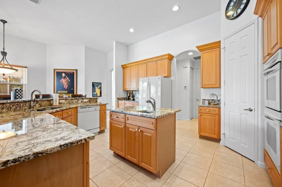 11727 Paradise Cove Lane