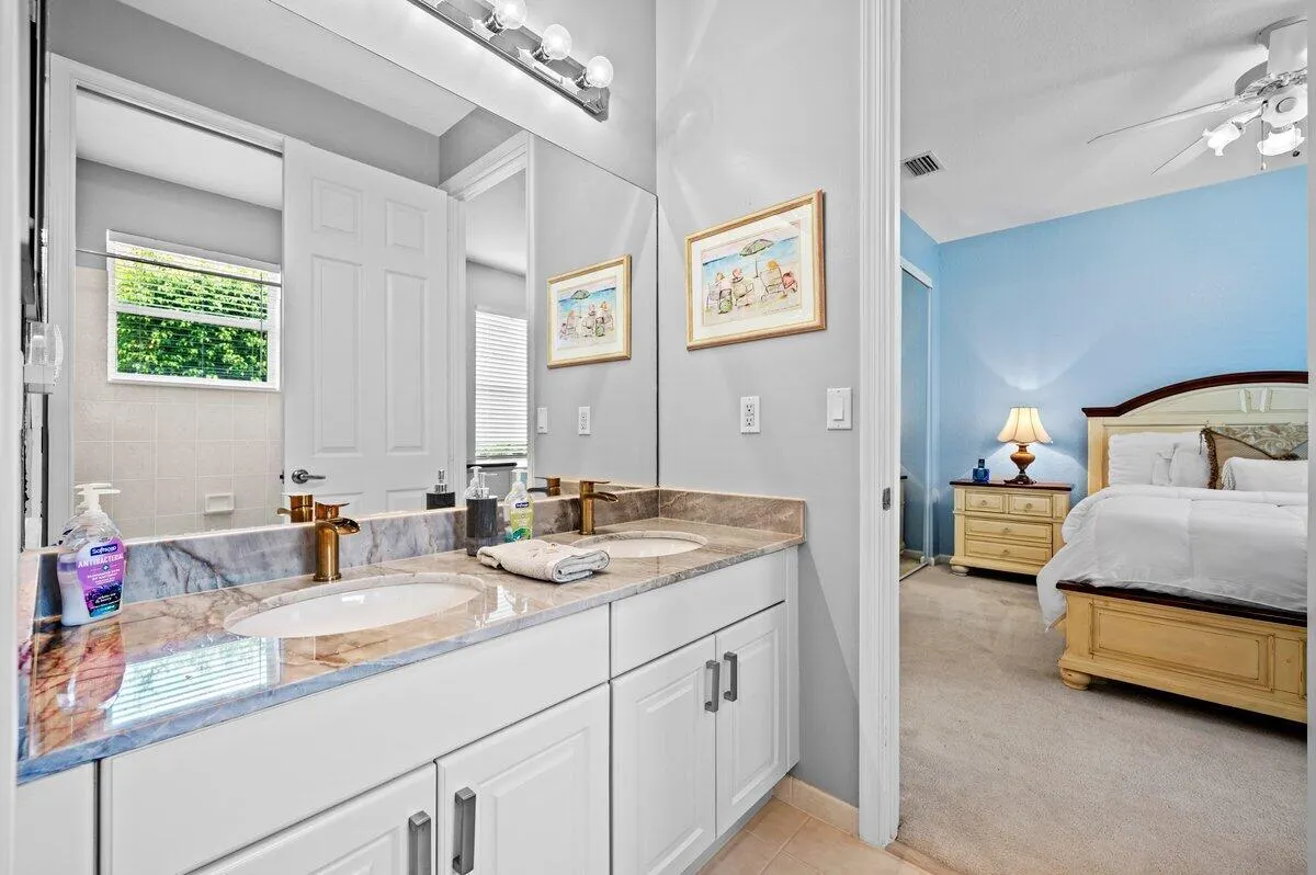 11727 Paradise Cove Lane