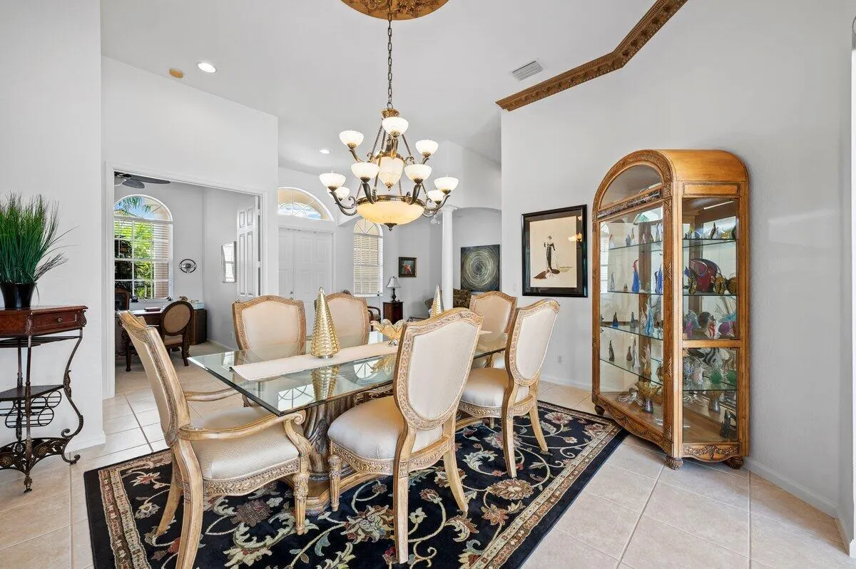 11727 Paradise Cove Lane