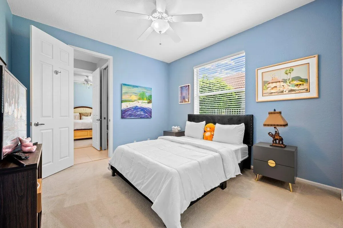 11727 Paradise Cove Lane