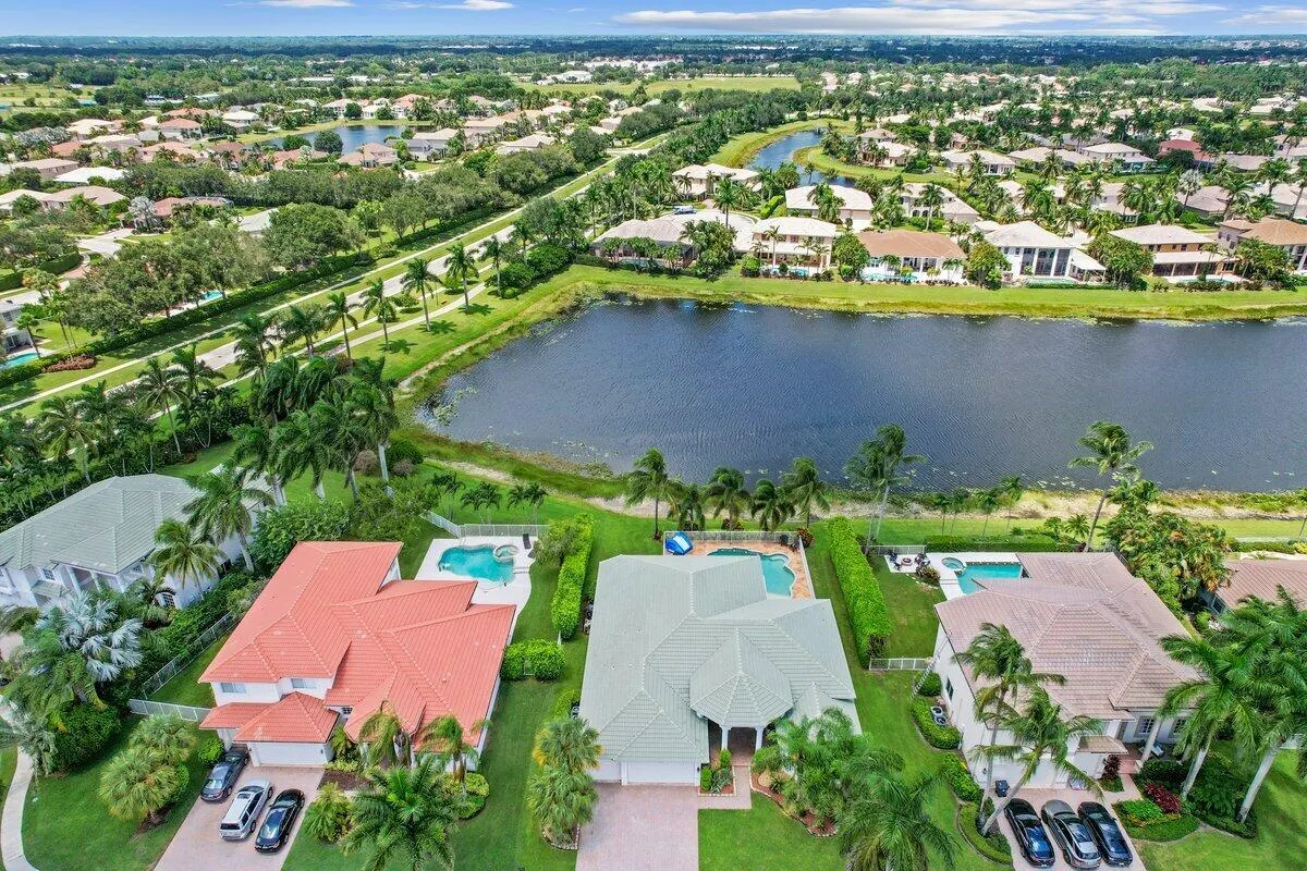 11727 Paradise Cove Lane