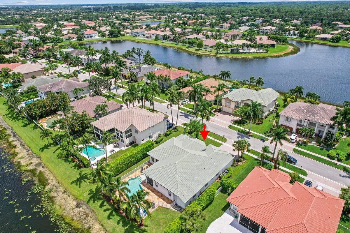 11727 Paradise Cove Lane