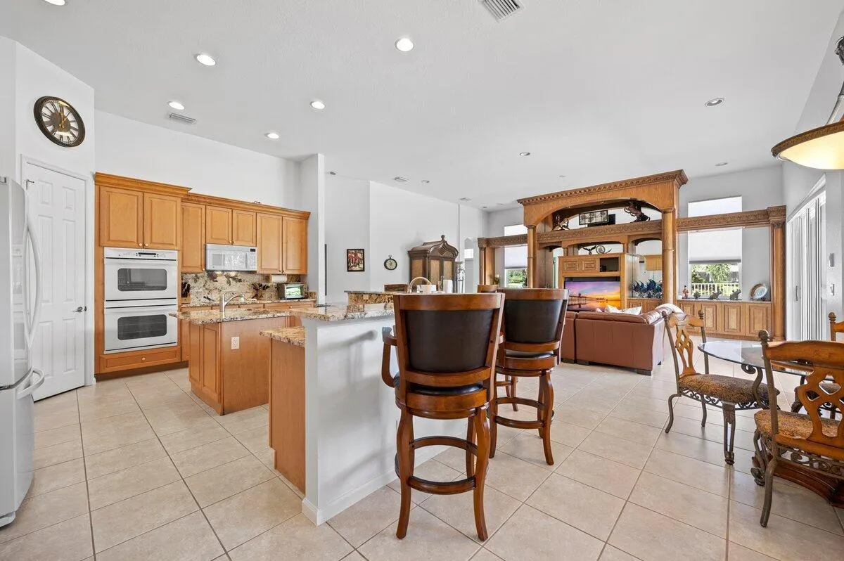 11727 Paradise Cove Lane