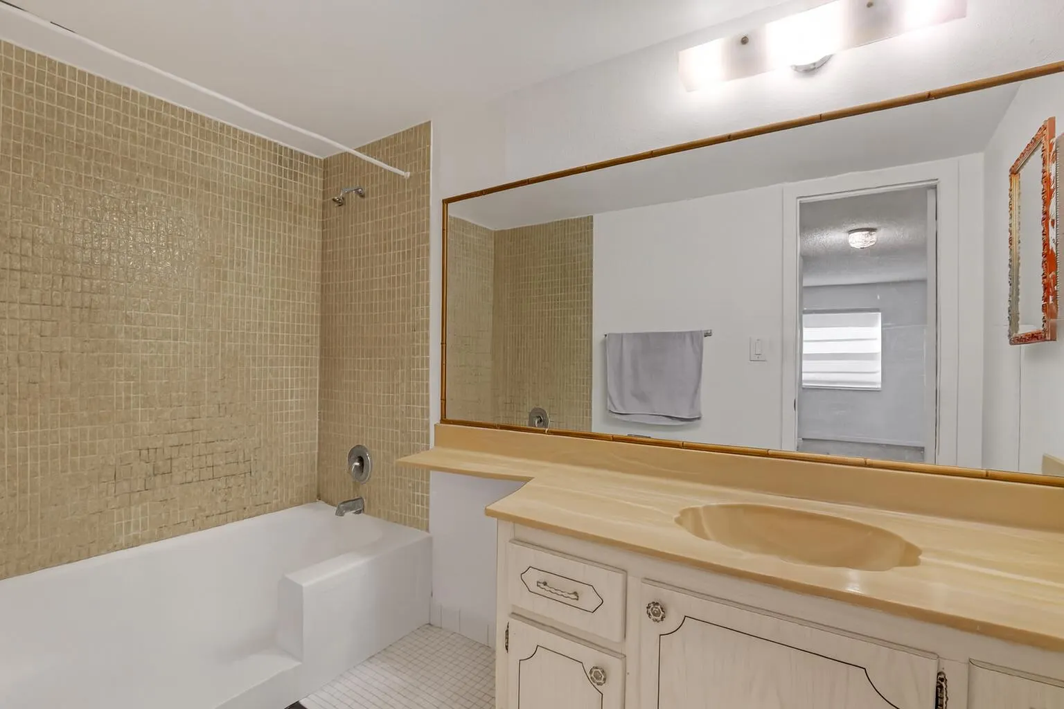 5190 E Sabal Palm Boulevard, #216