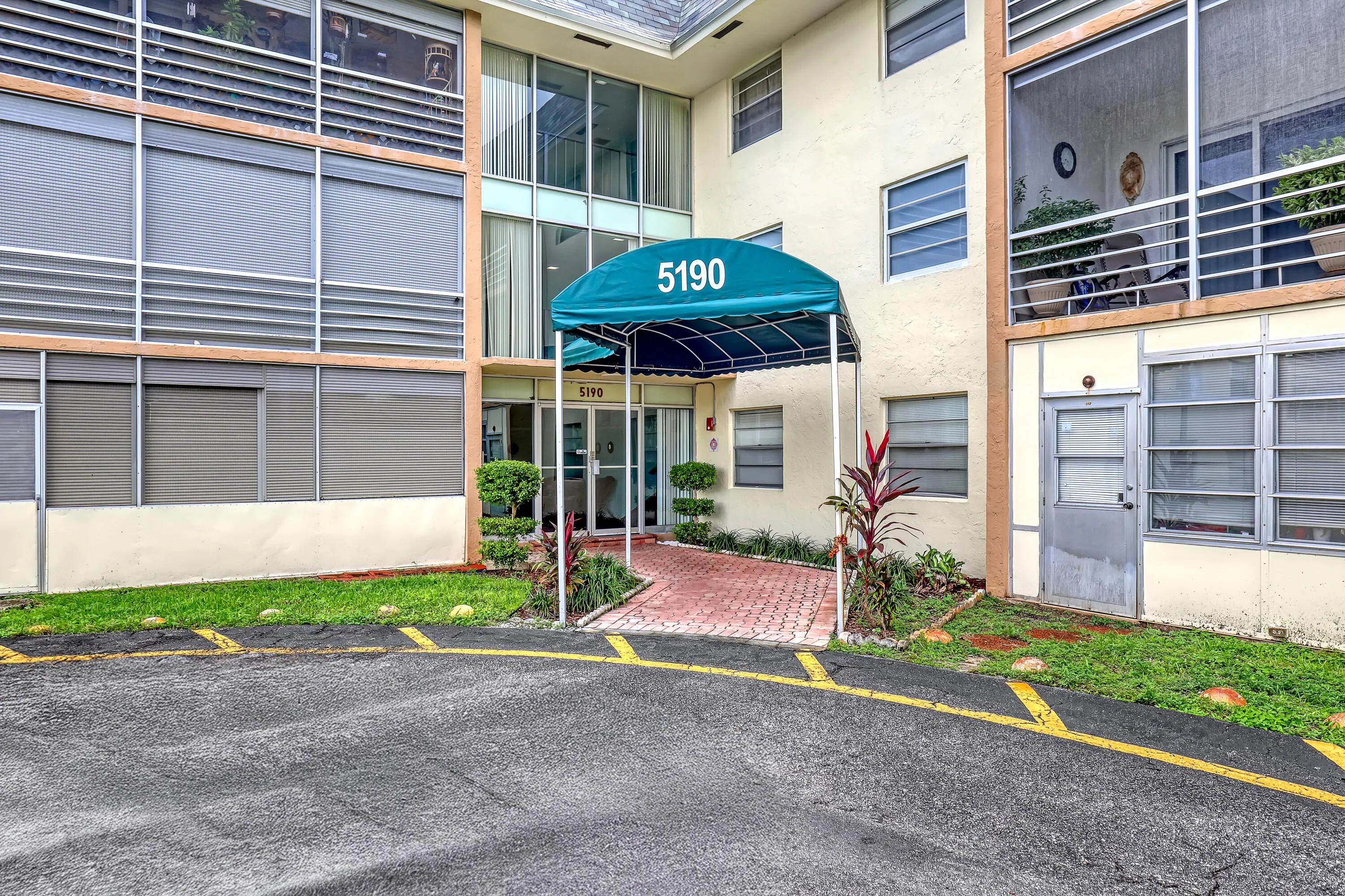 5190 E Sabal Palm Boulevard, #216