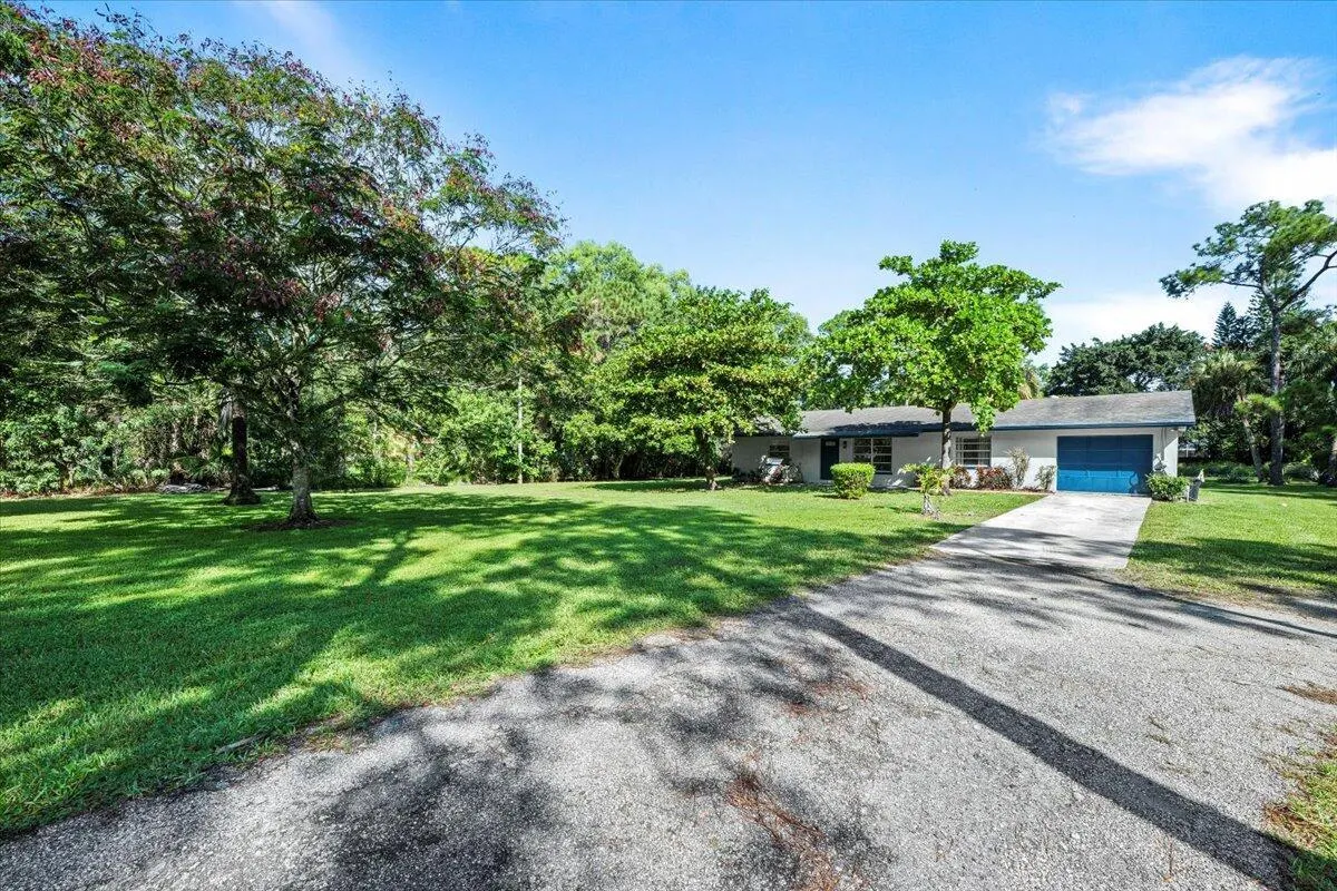 11613 52nd Road N