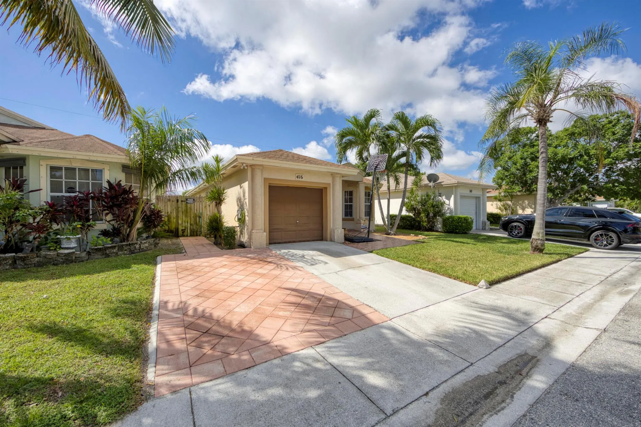 416 S Circle Drive S