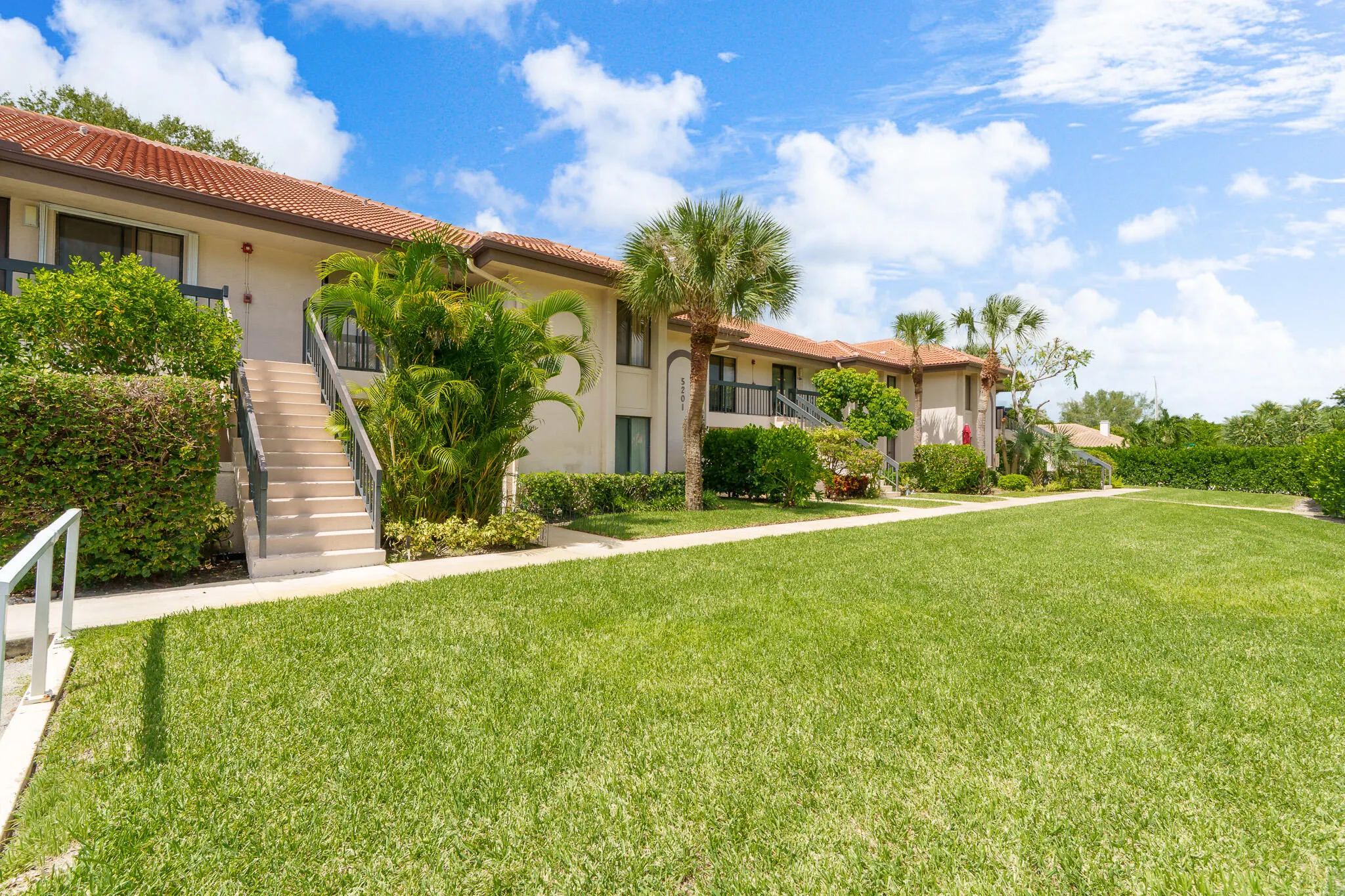 5201 W Club Circle, #203