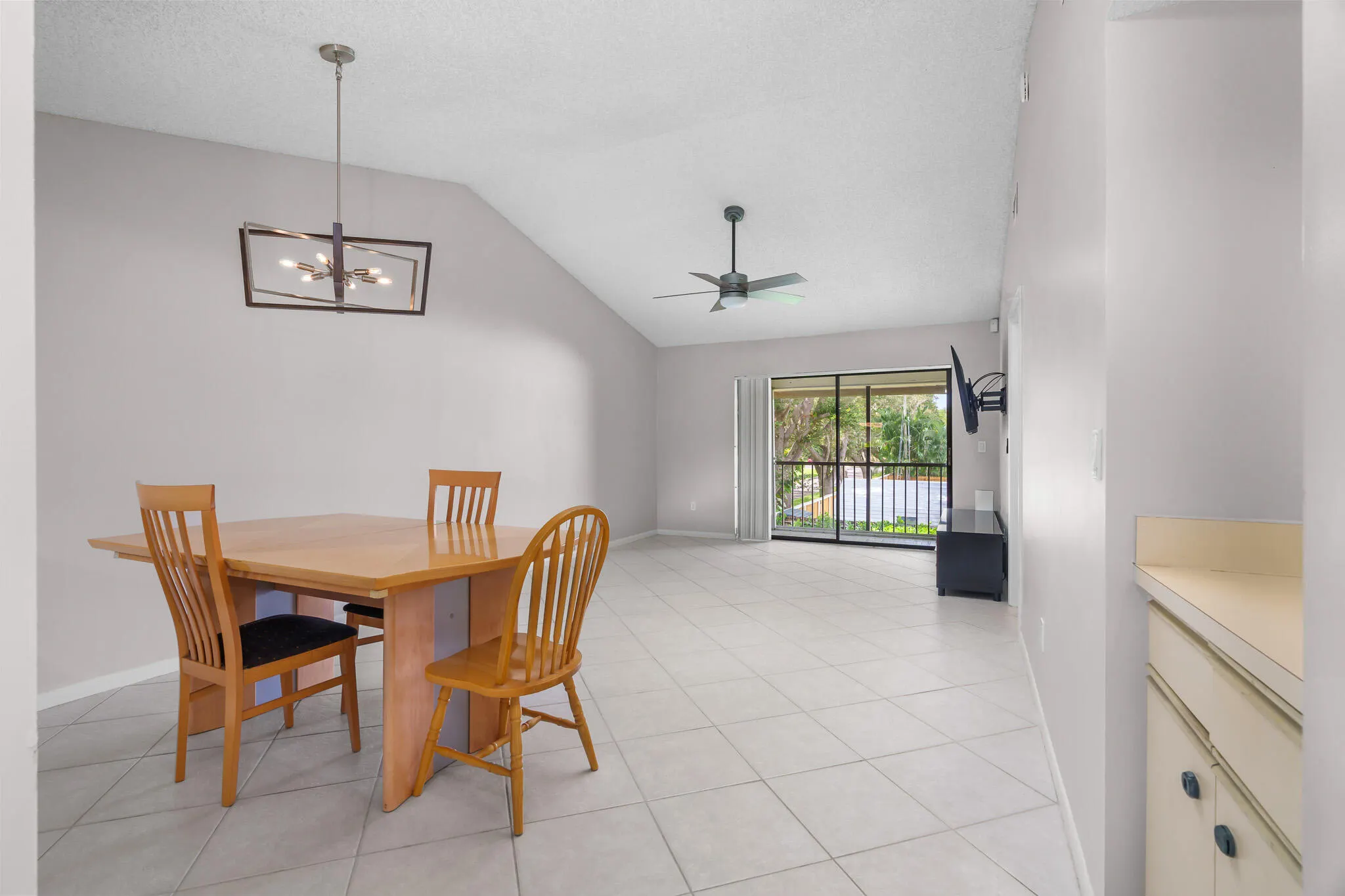 5201 W Club Circle, #203