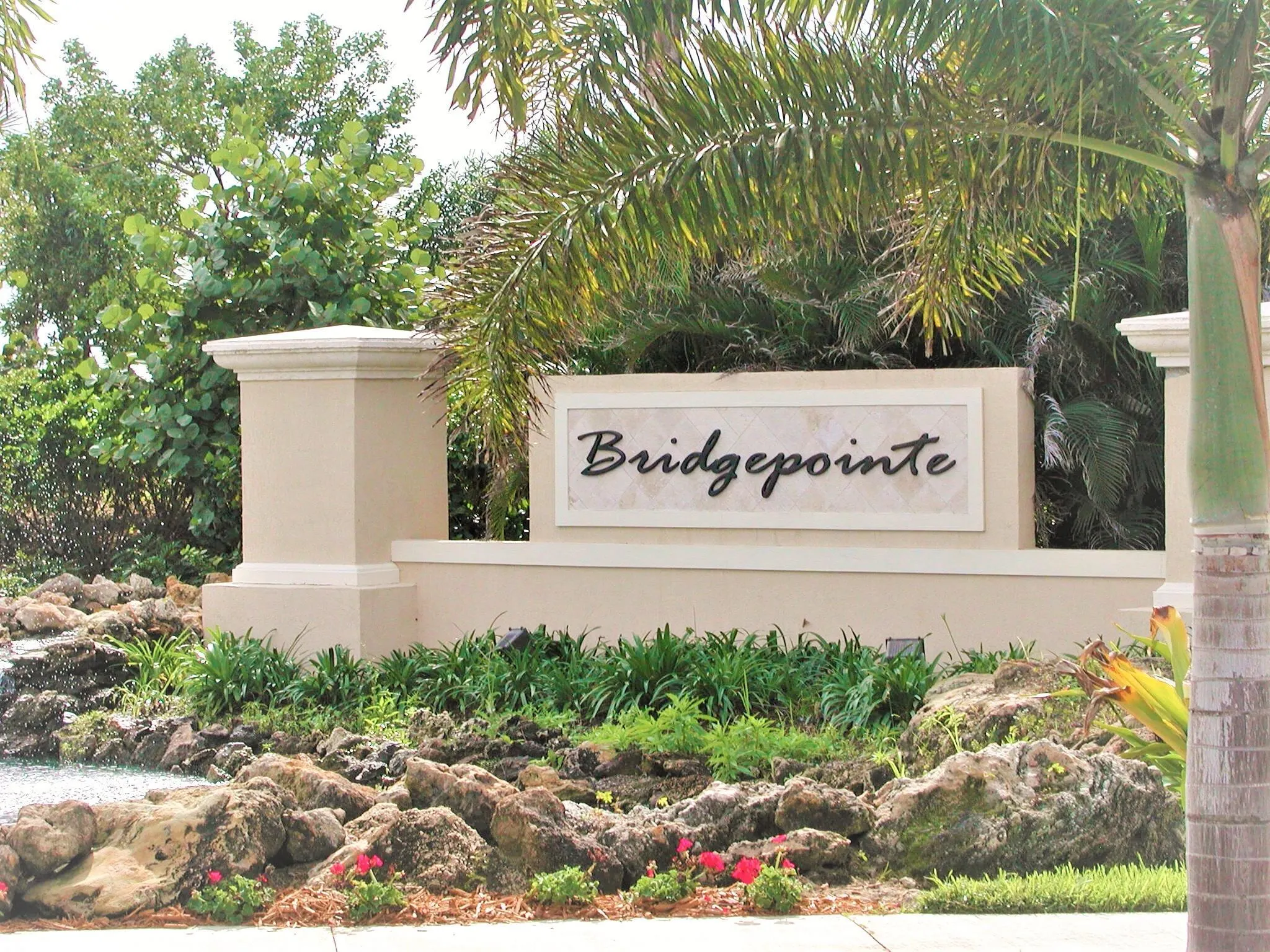 1825 Bridgepointe Circle, #14