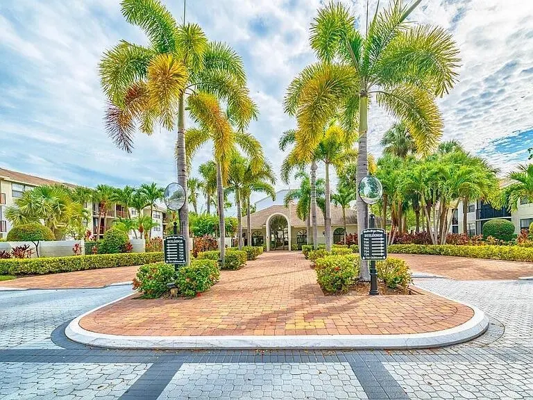 718 Executive Center Drive, #34