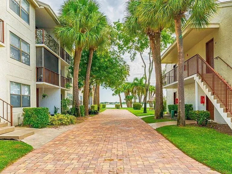 718 Executive Center Drive, #34