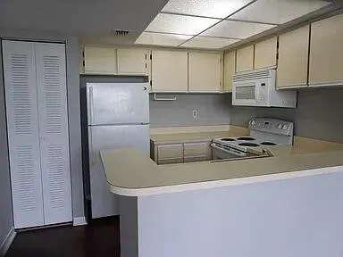 718 Executive Center Drive, #34