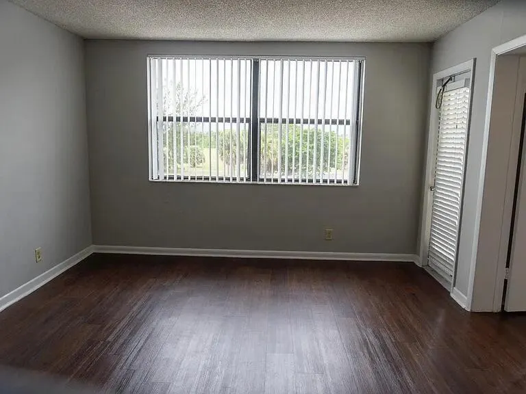 718 Executive Center Drive, #34
