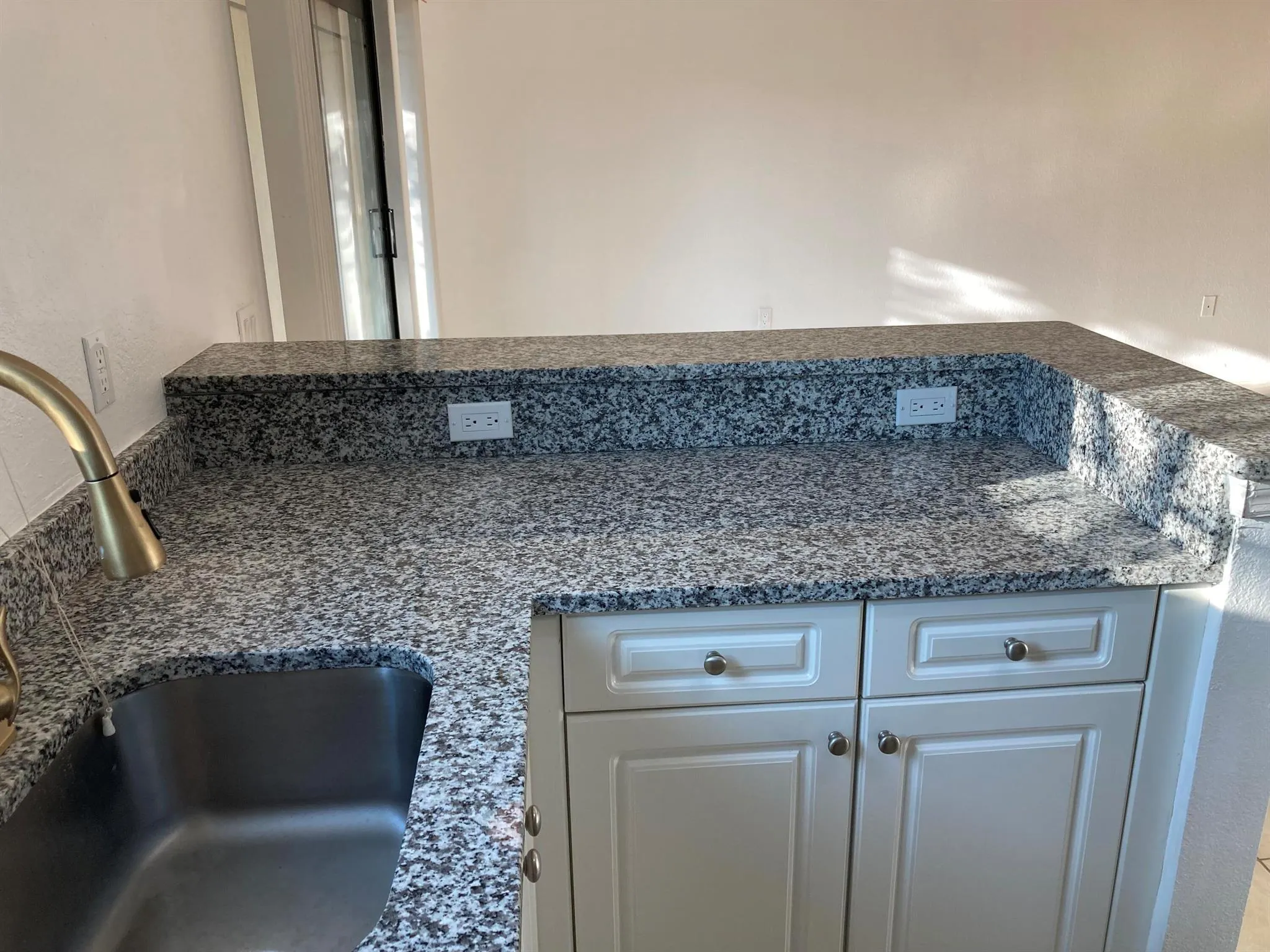 2807 Veronia Drive, #106