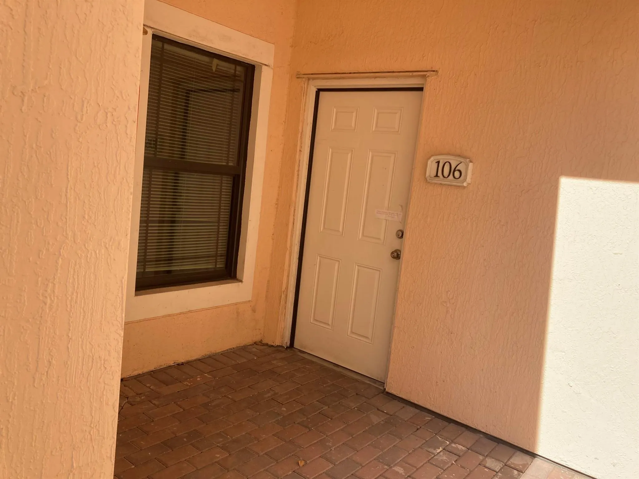 2807 Veronia Drive, #106