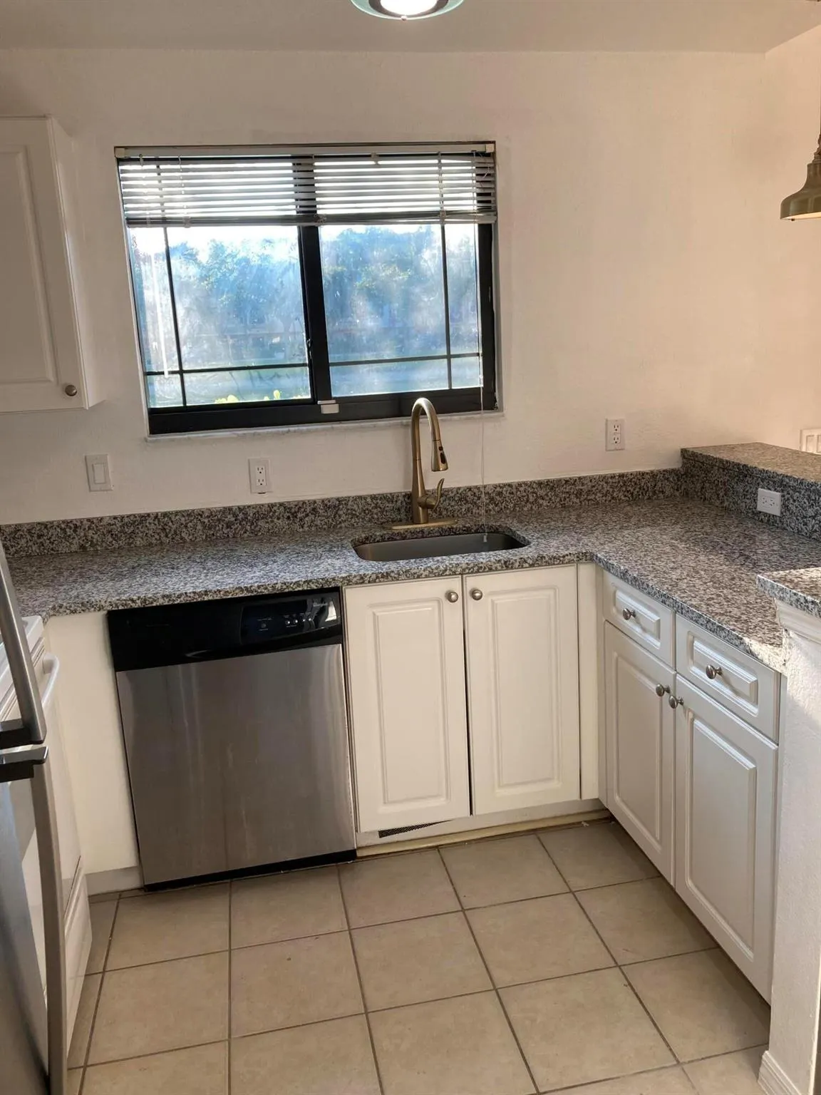2807 Veronia Drive, #106