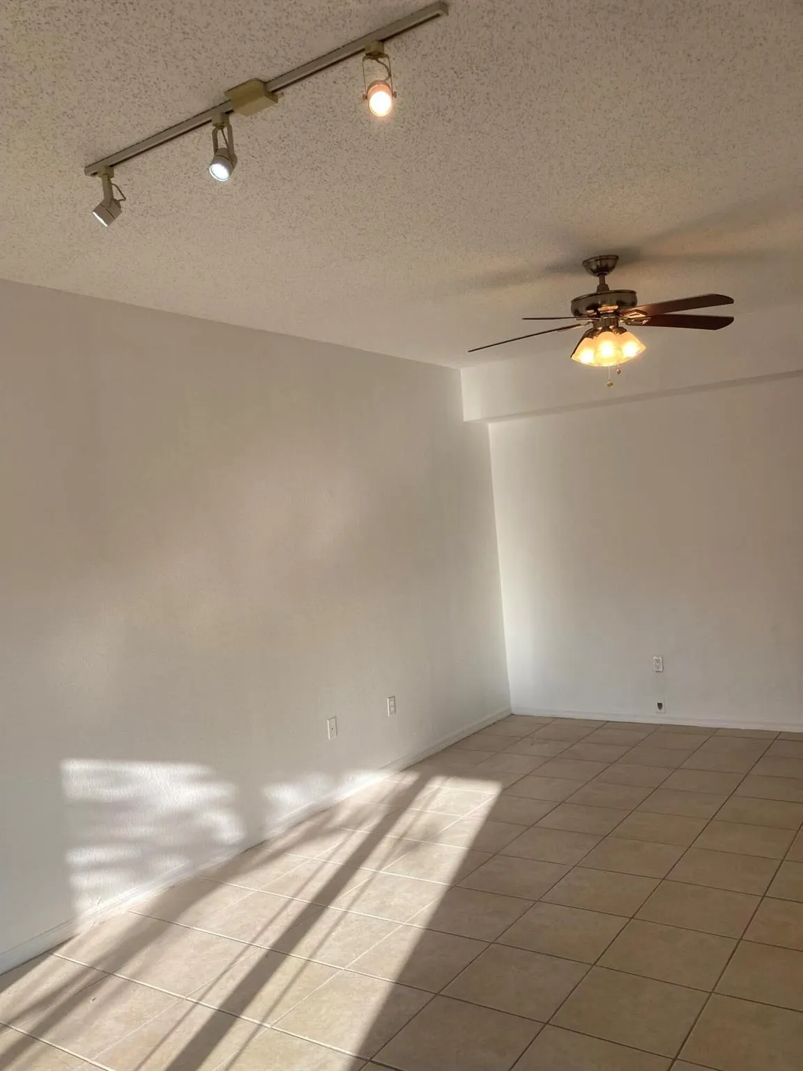2807 Veronia Drive, #106