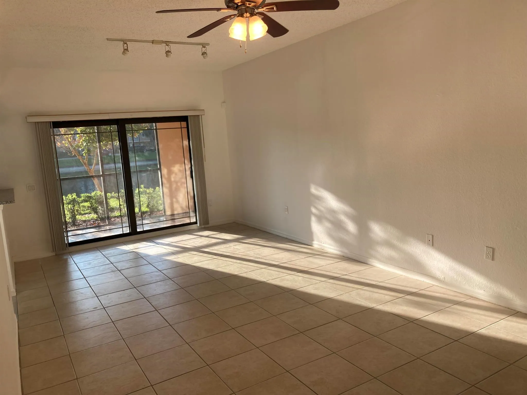 2807 Veronia Drive, #106