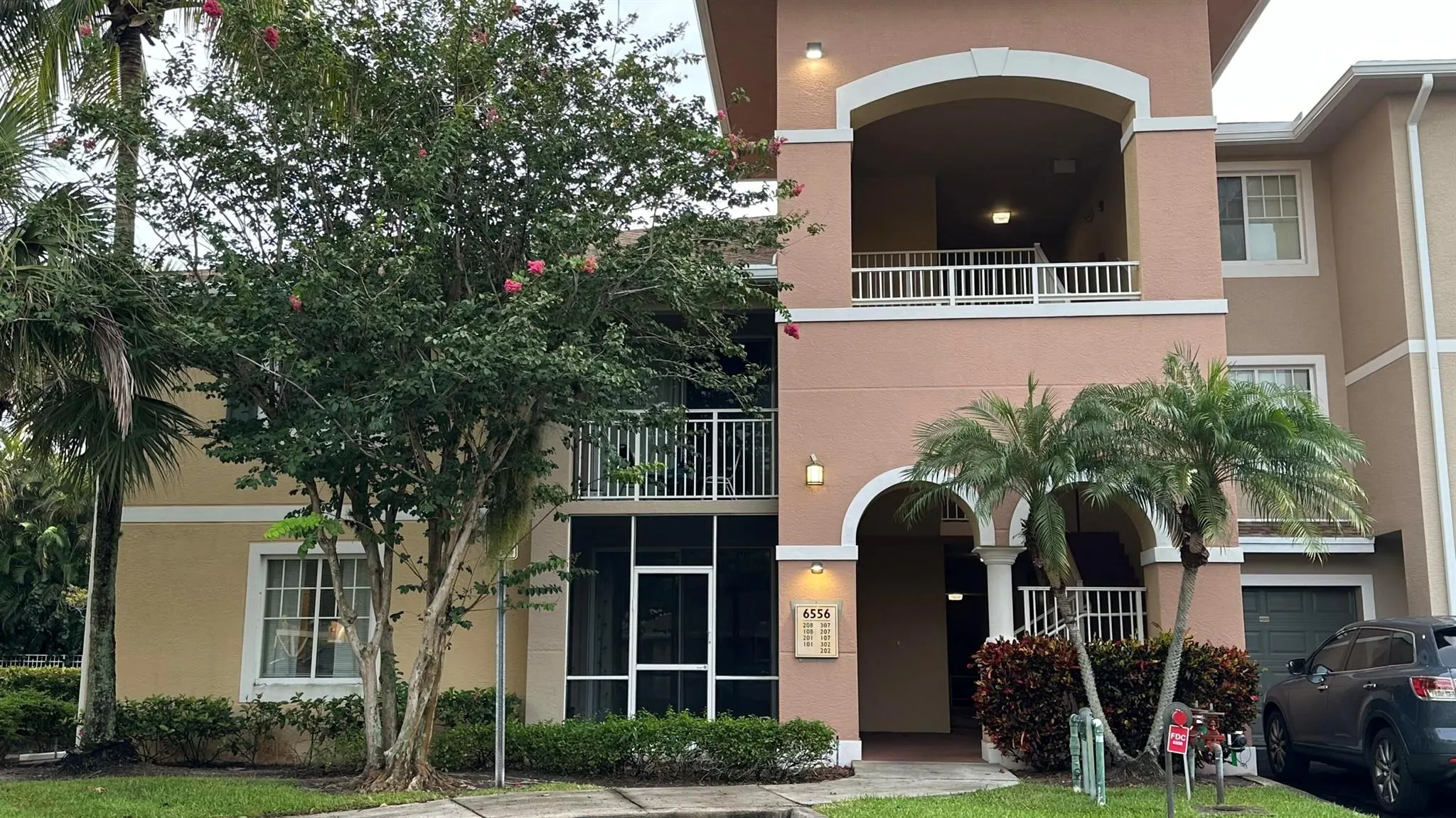 6556 Emerald Dunes Drive, #101