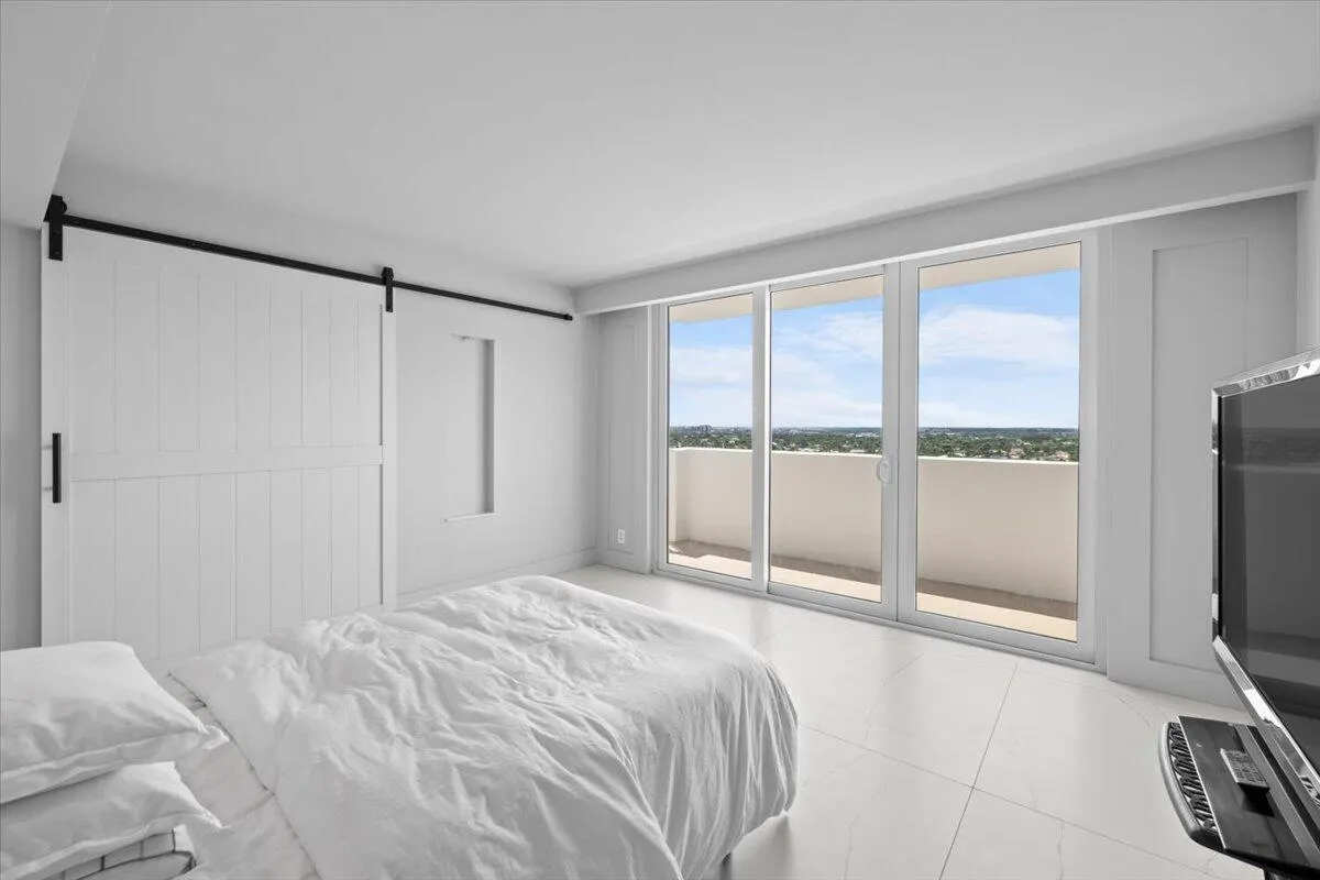 4300 N Ocean Boulevard, #15d