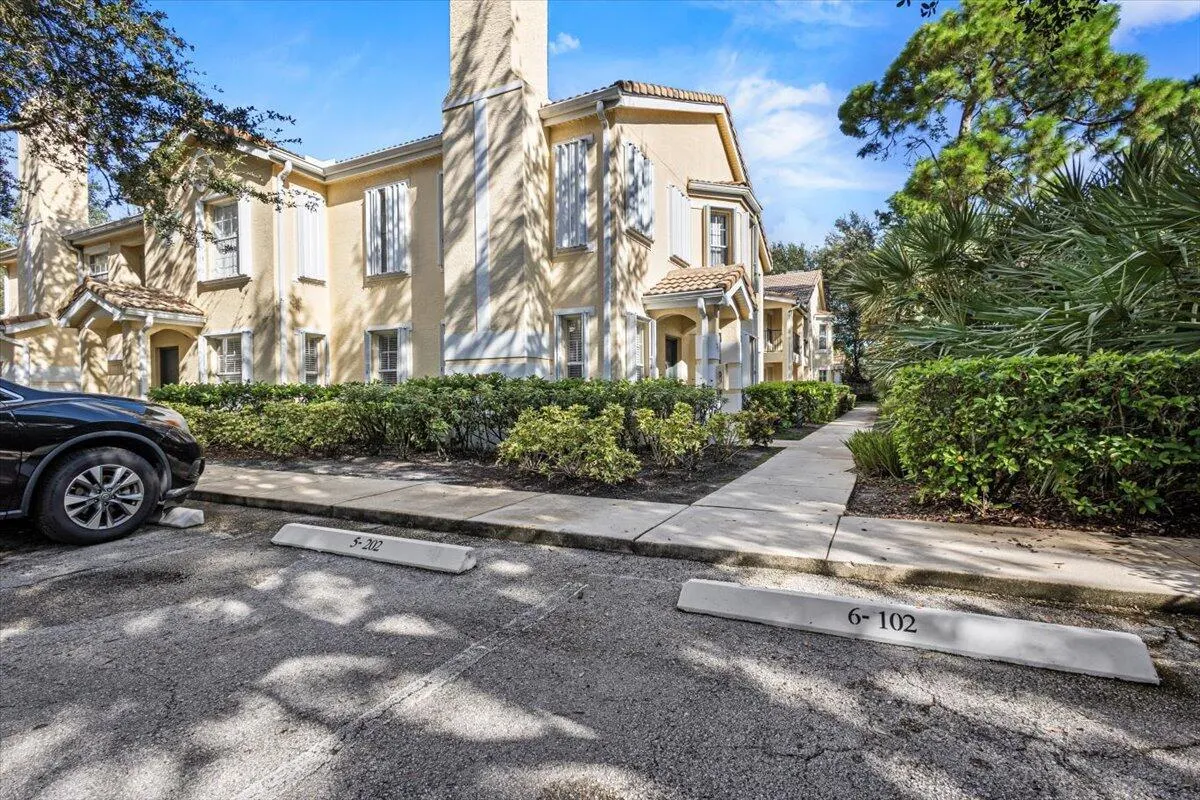 110 SW Peacock Boulevard, #6101