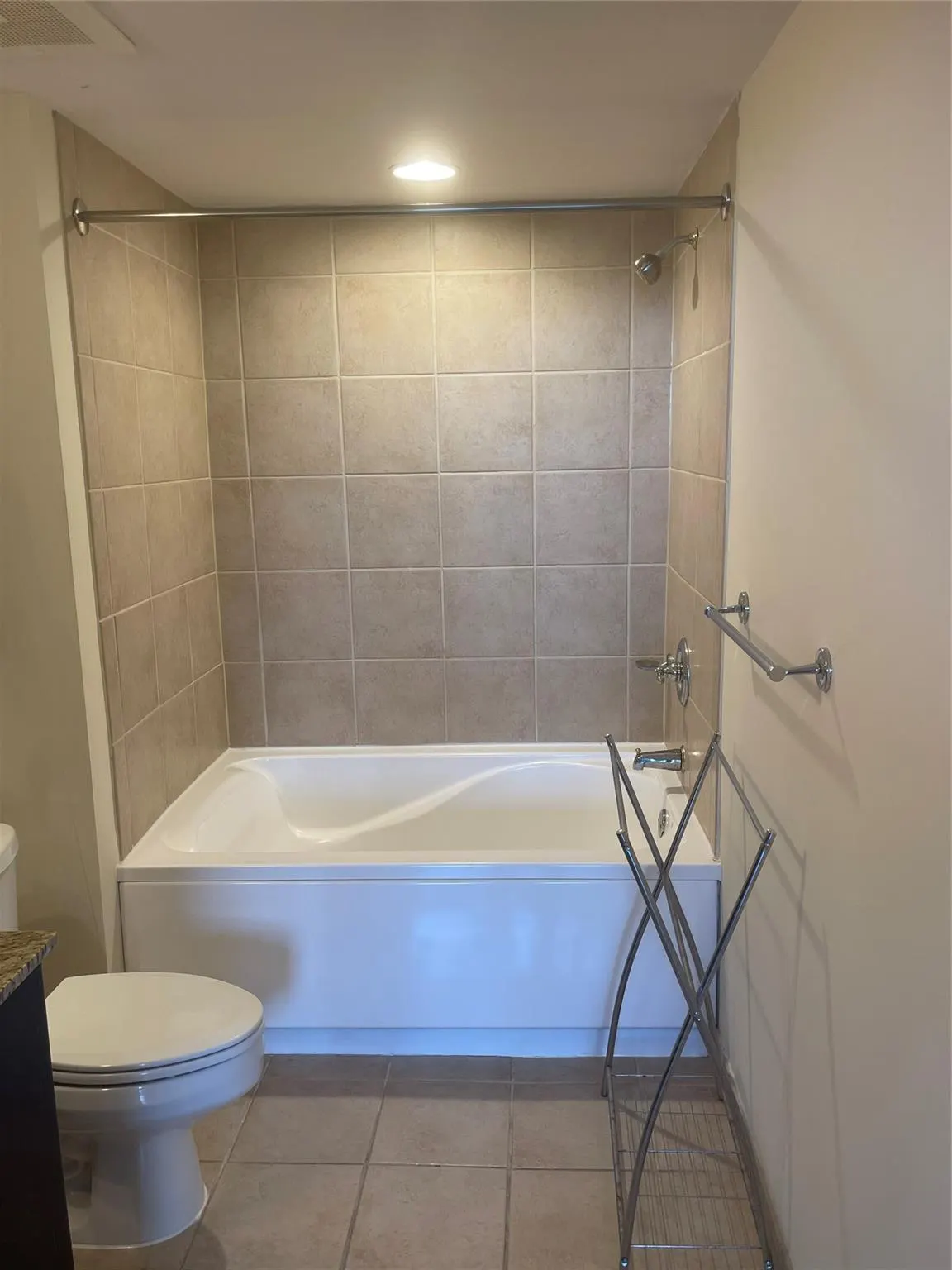 19501 W Country Club Drive, #605