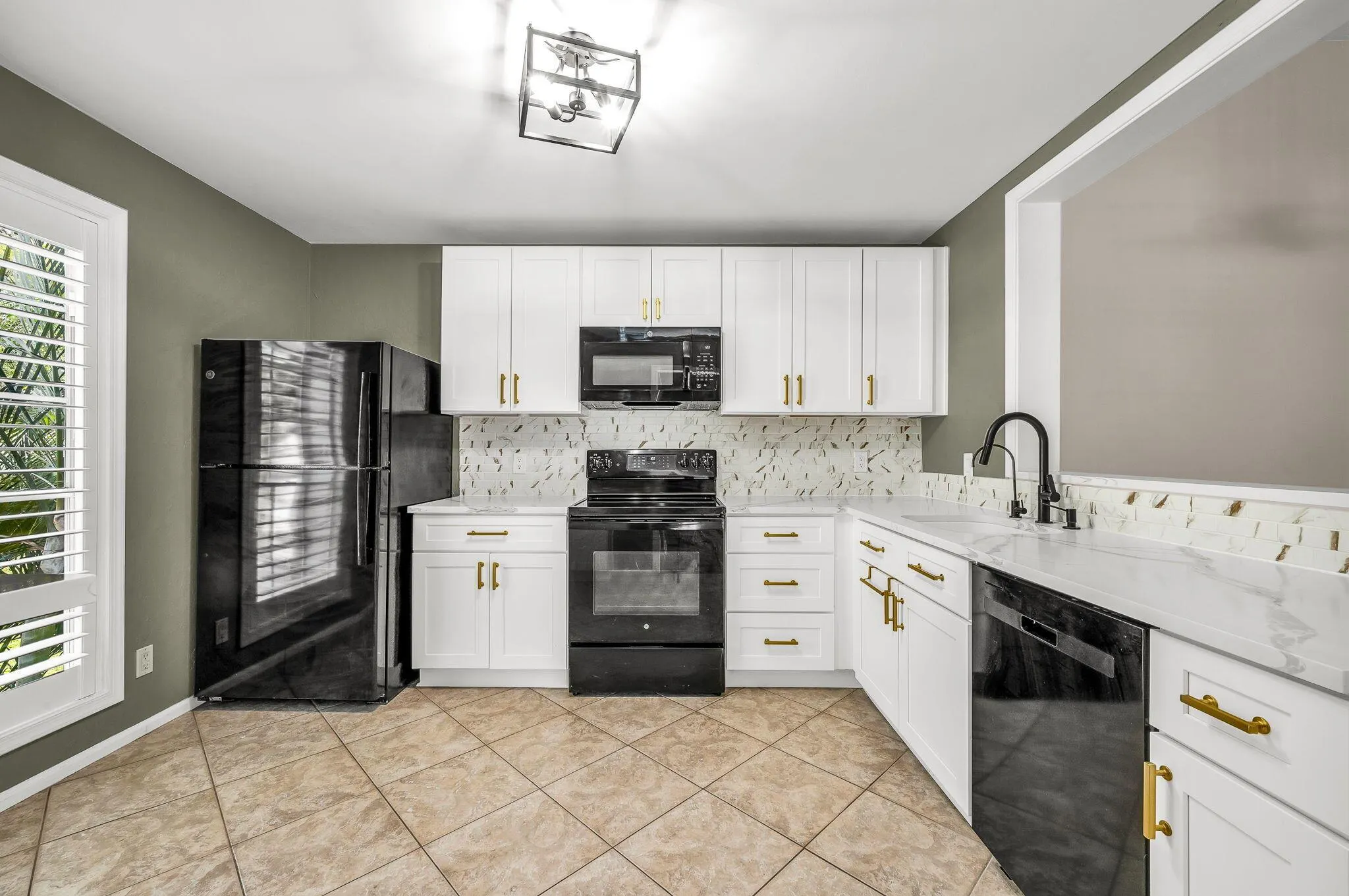 5047 Heatherhill Lane, #4