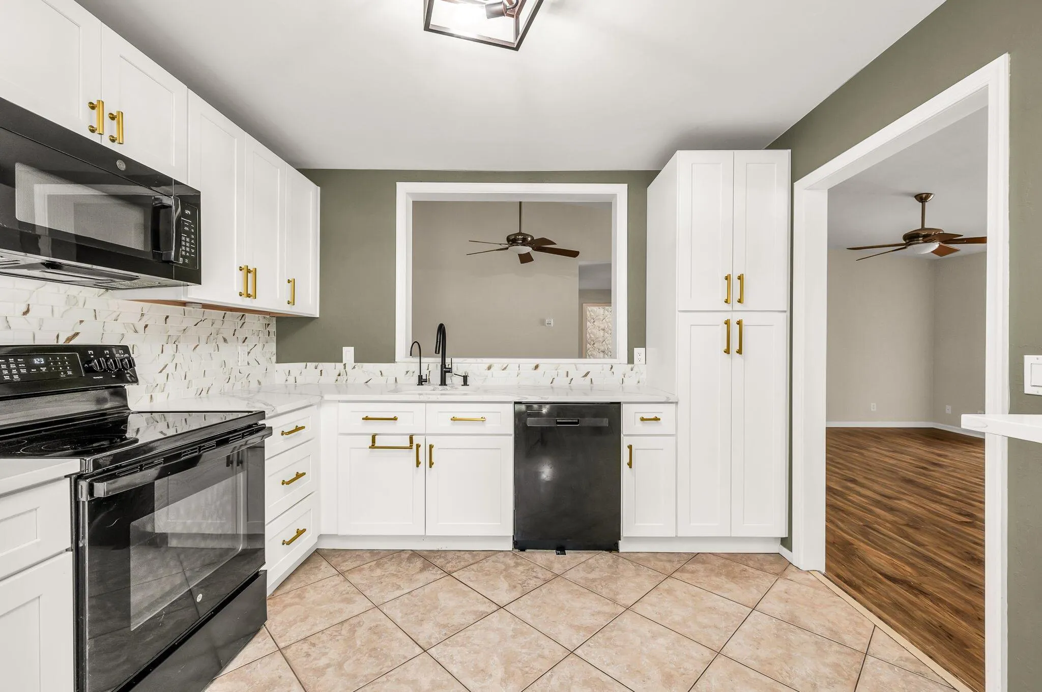5047 Heatherhill Lane, #4
