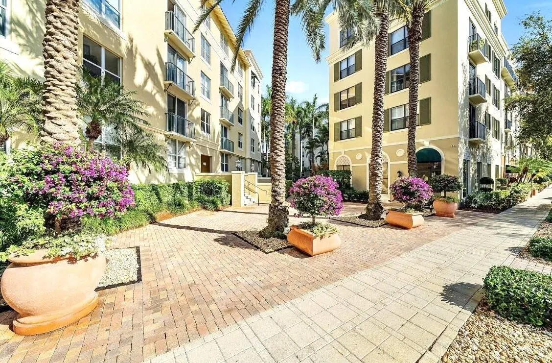 630 S Sapodilla Avenue, #308