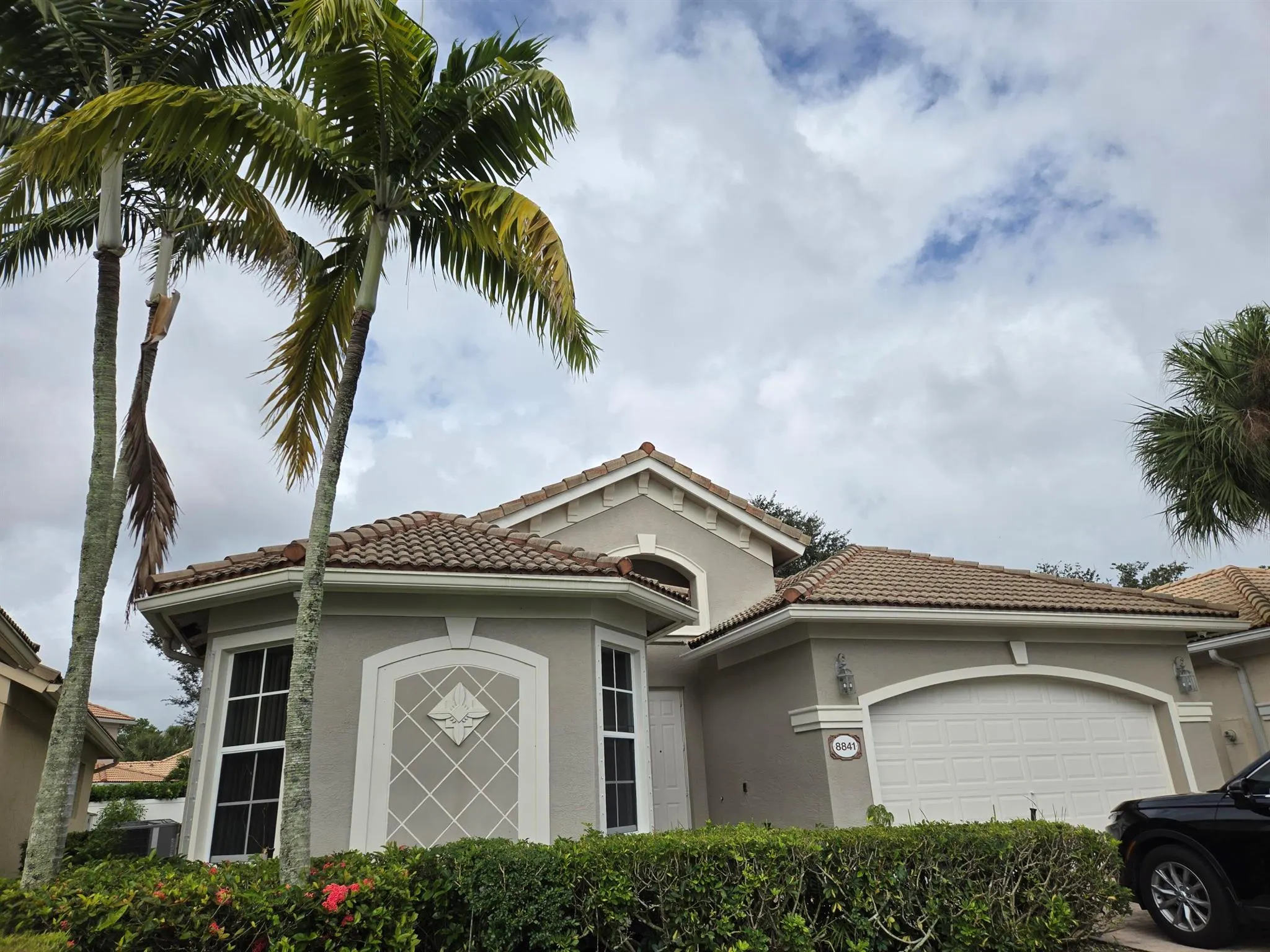 8841 S San Andros