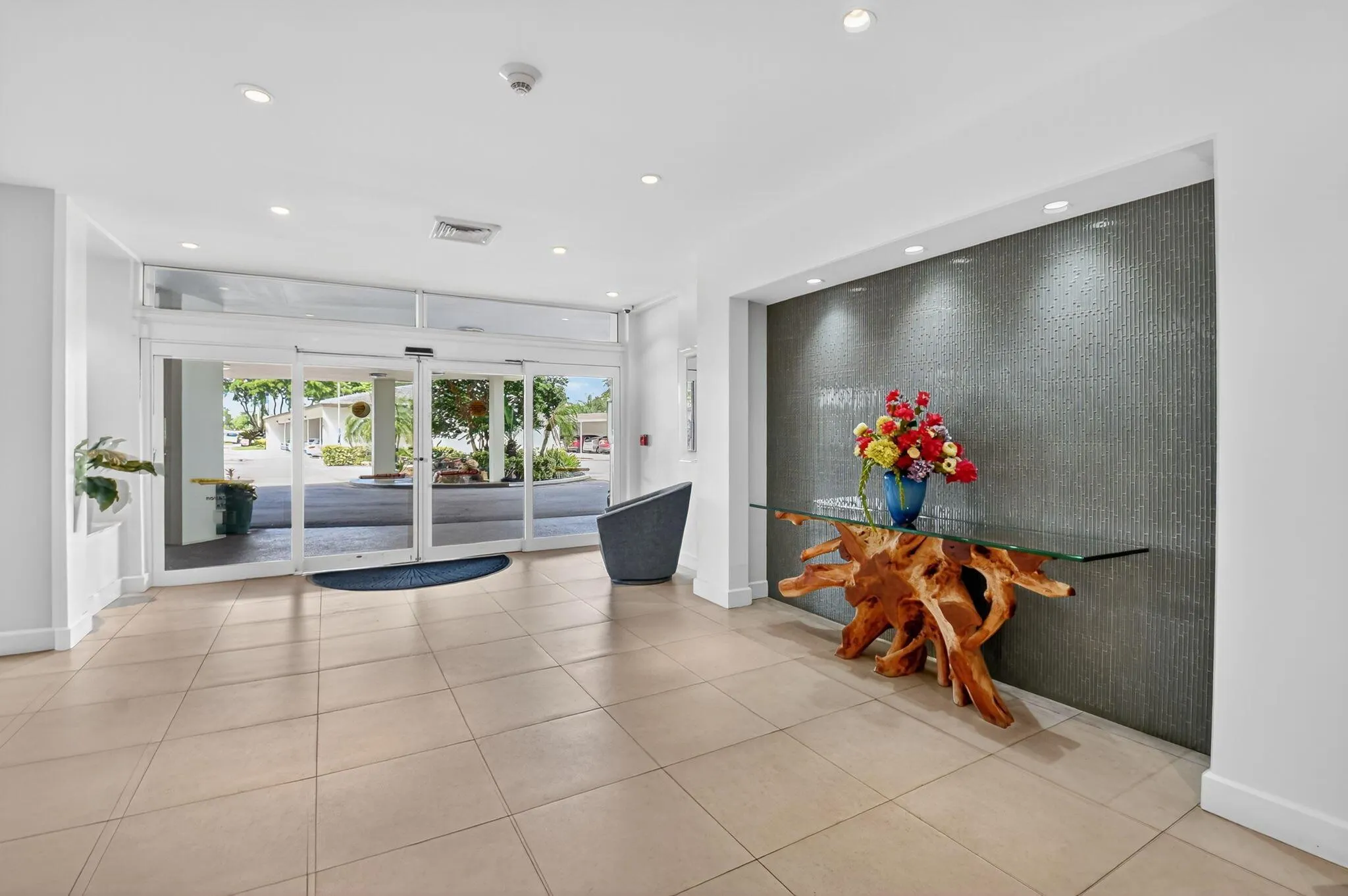555 SE 6th Avenue, #2-E