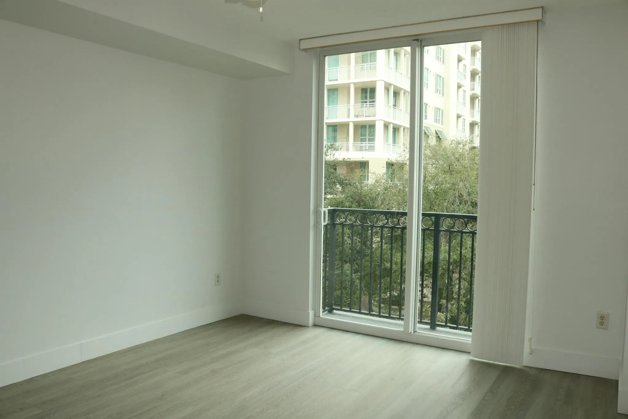600 S Dixie Highway, #327
