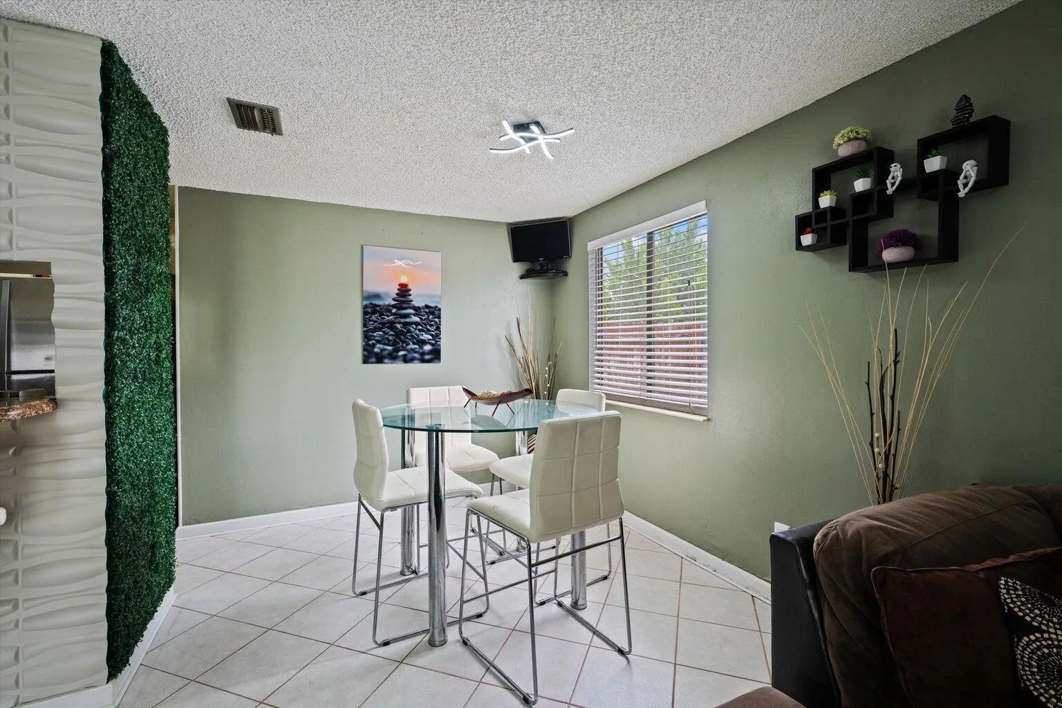 1403 Donwoods Lane