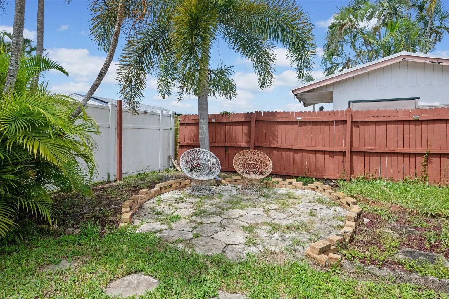 1403 Donwoods Lane