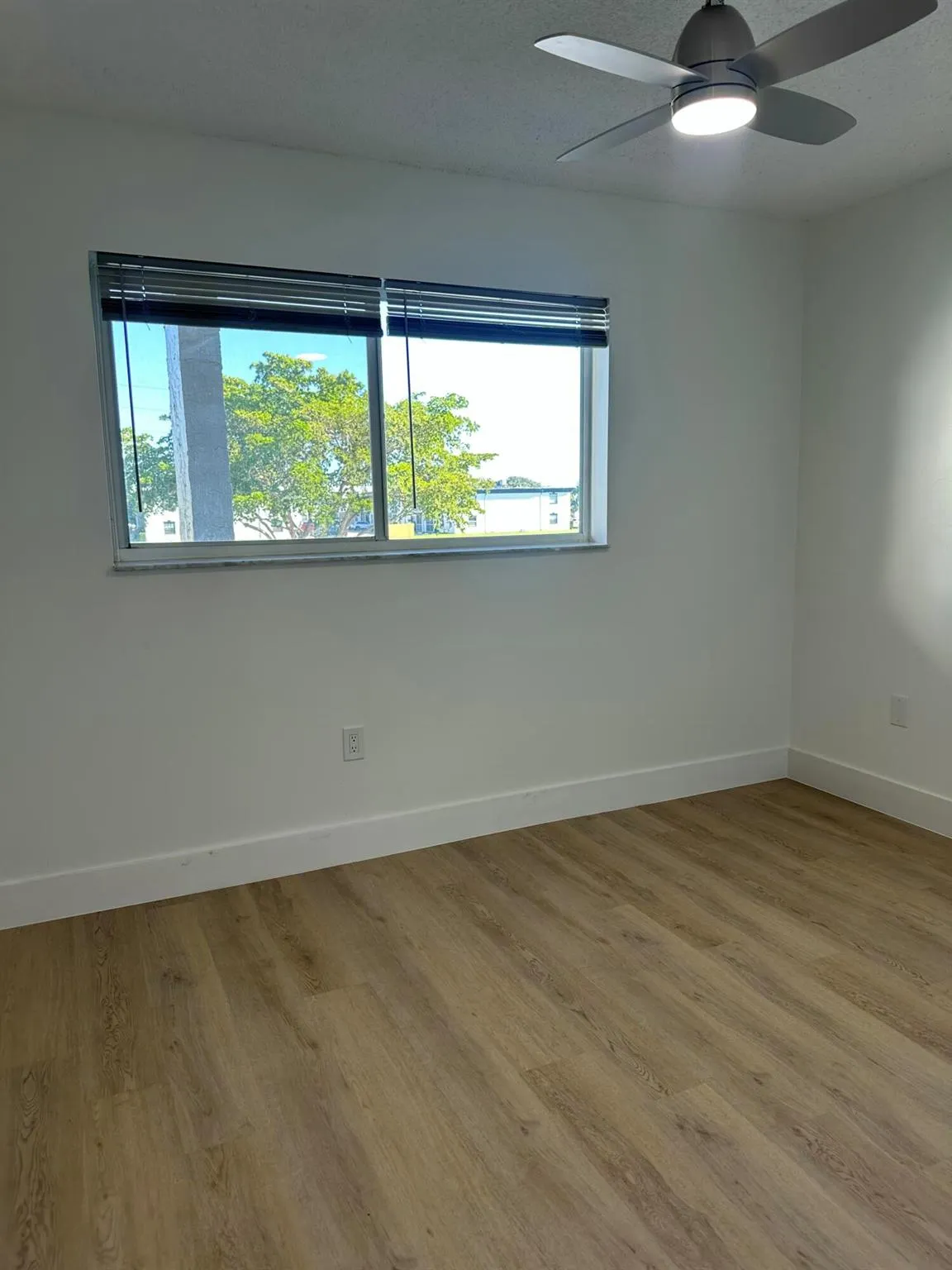 8130 Sunrise Lakes Boulevard, #211