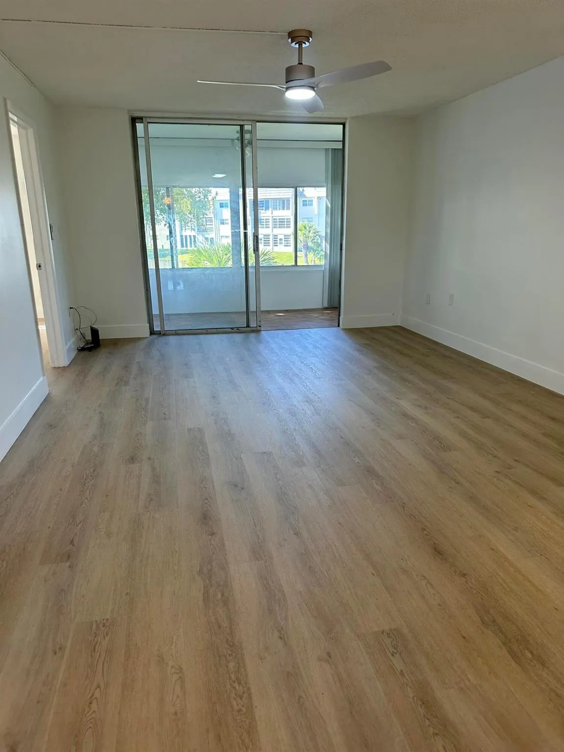 8130 Sunrise Lakes Boulevard, #211