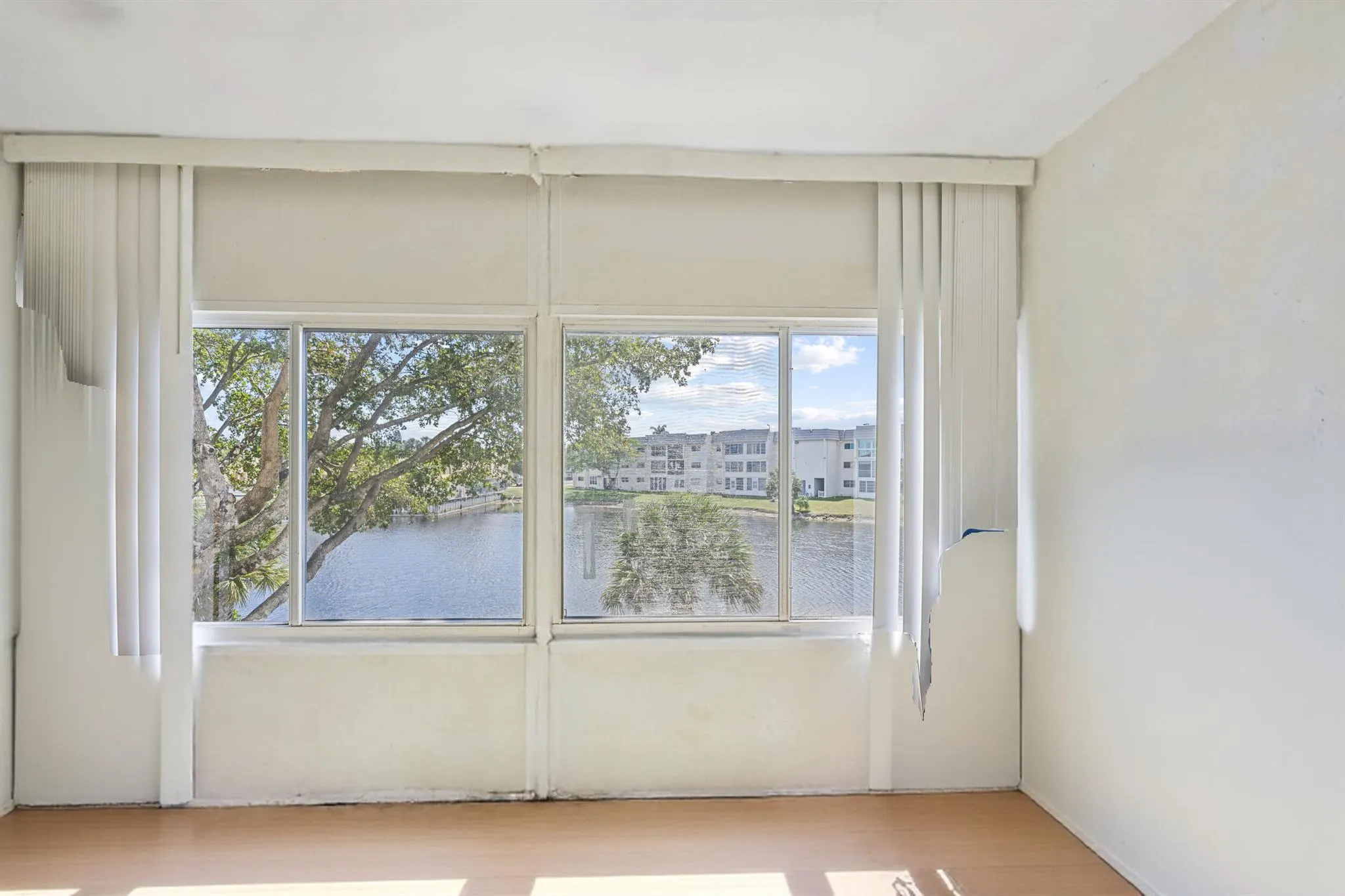 8130 Sunrise Lakes Boulevard, #211