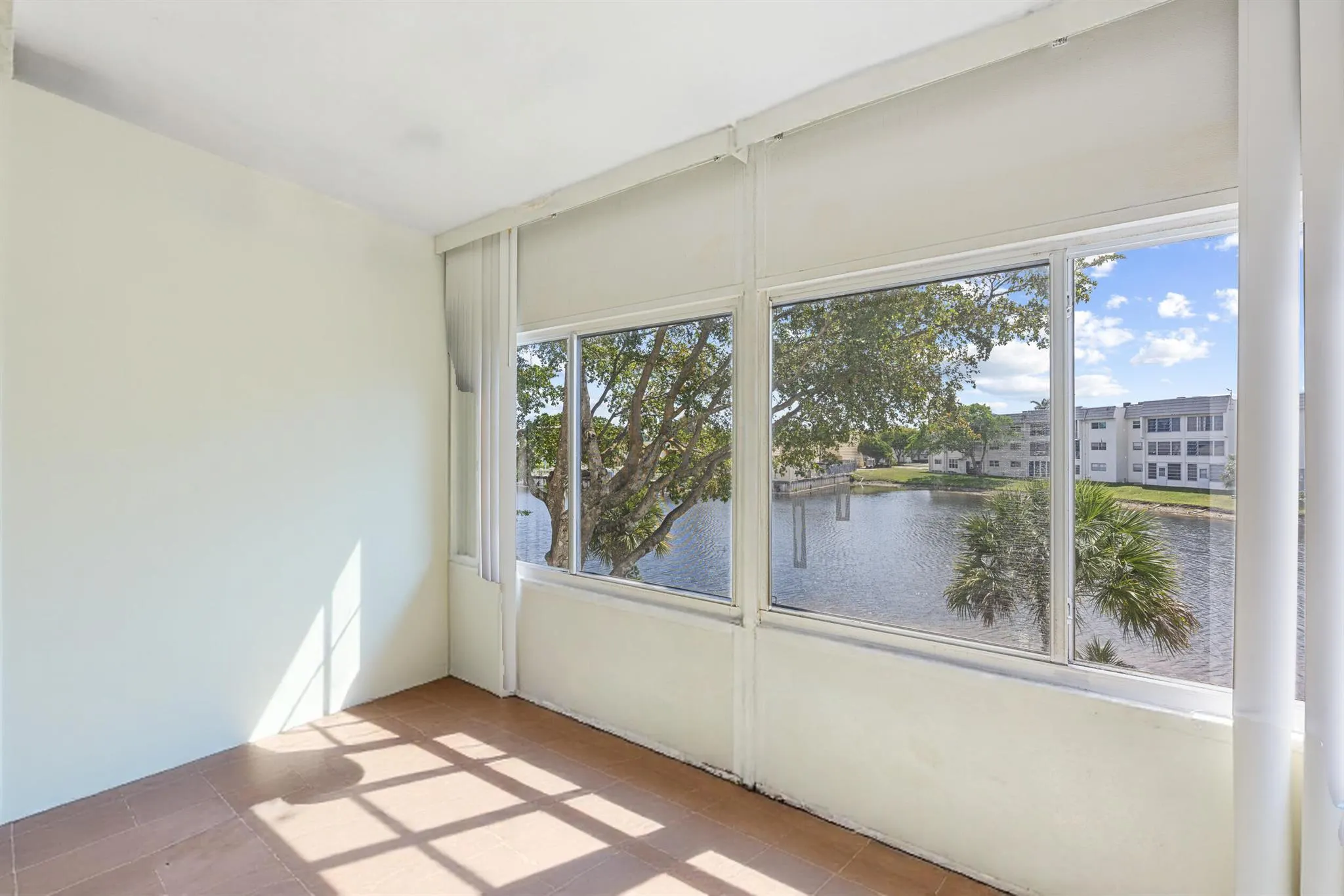 8130 Sunrise Lakes Boulevard, #211