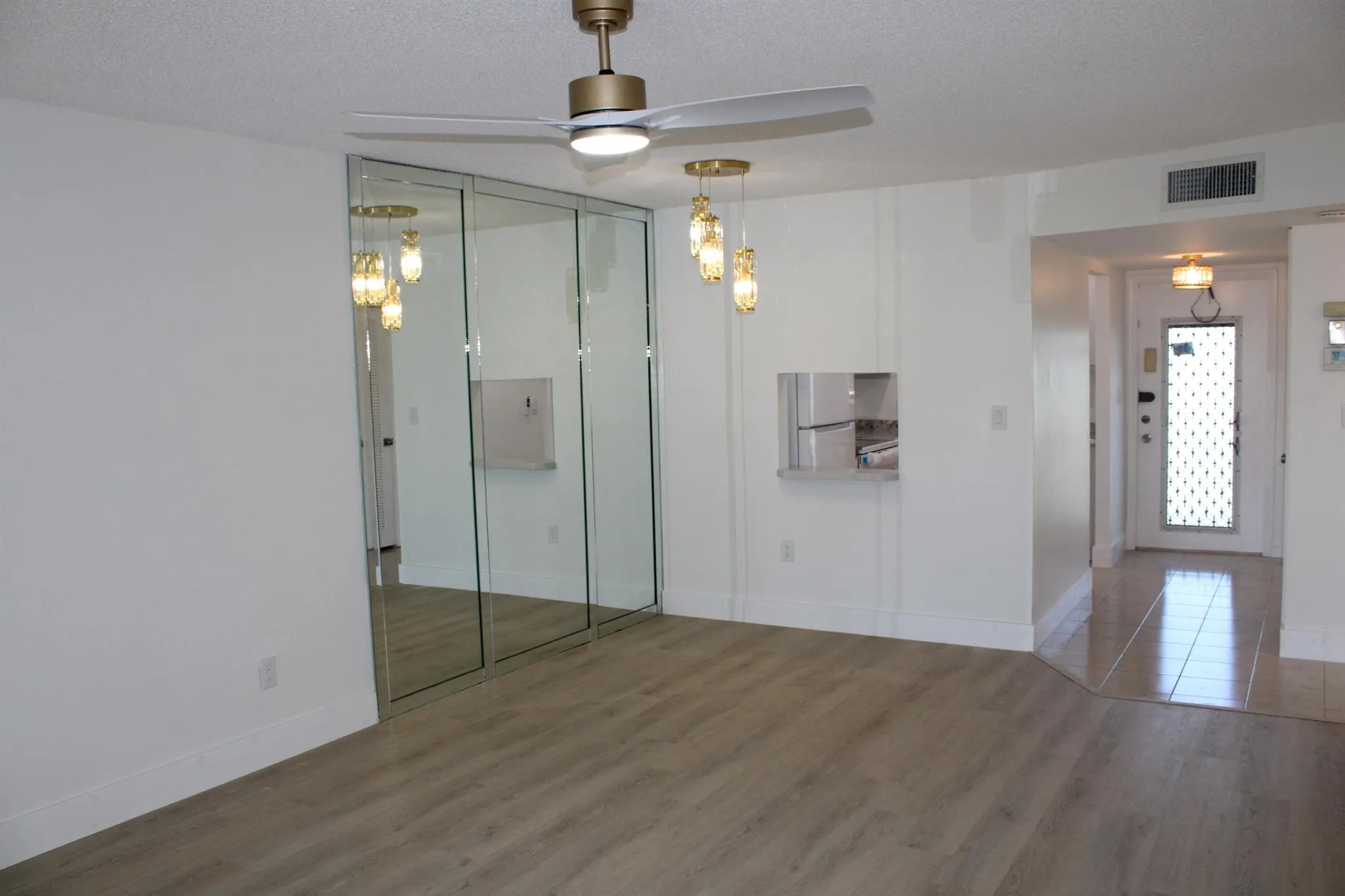 8130 Sunrise Lakes Boulevard, #211