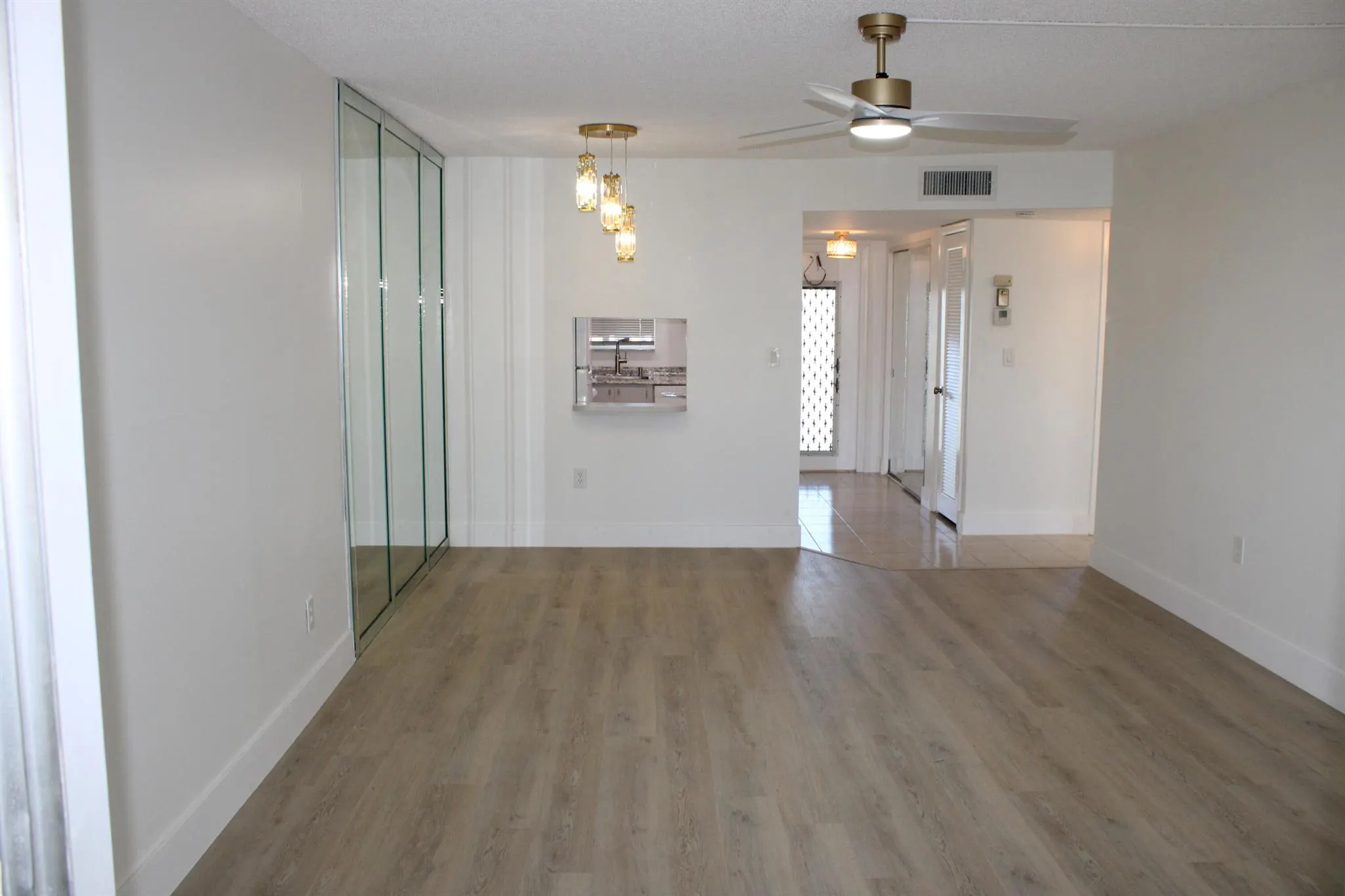 8130 Sunrise Lakes Boulevard, #211