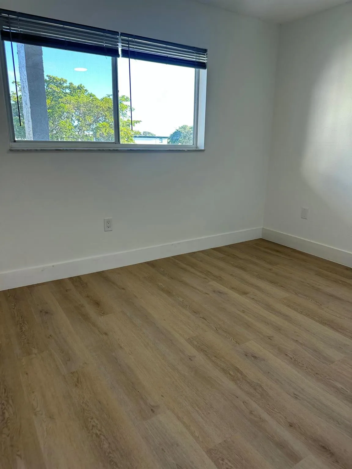 8130 Sunrise Lakes Boulevard, #211