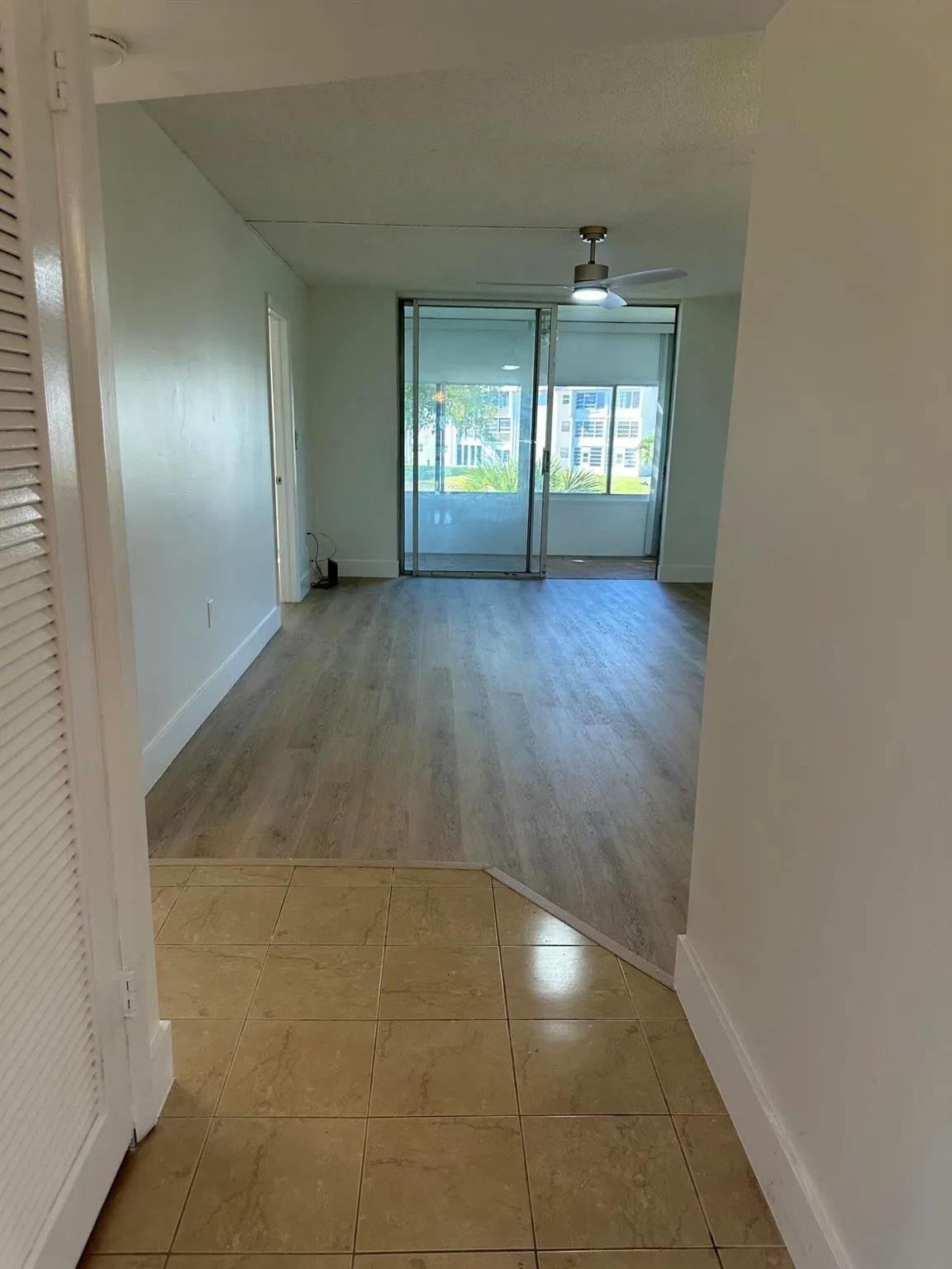 8130 Sunrise Lakes Boulevard, #211