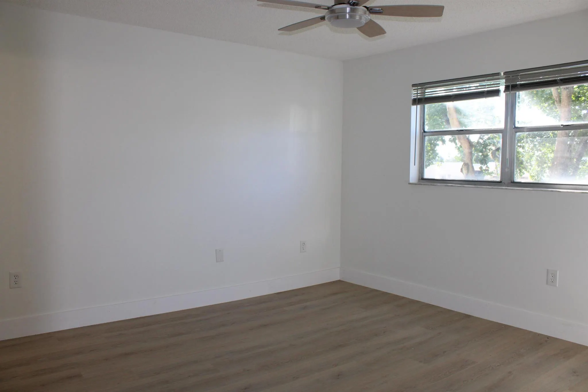 8130 Sunrise Lakes Boulevard, #211